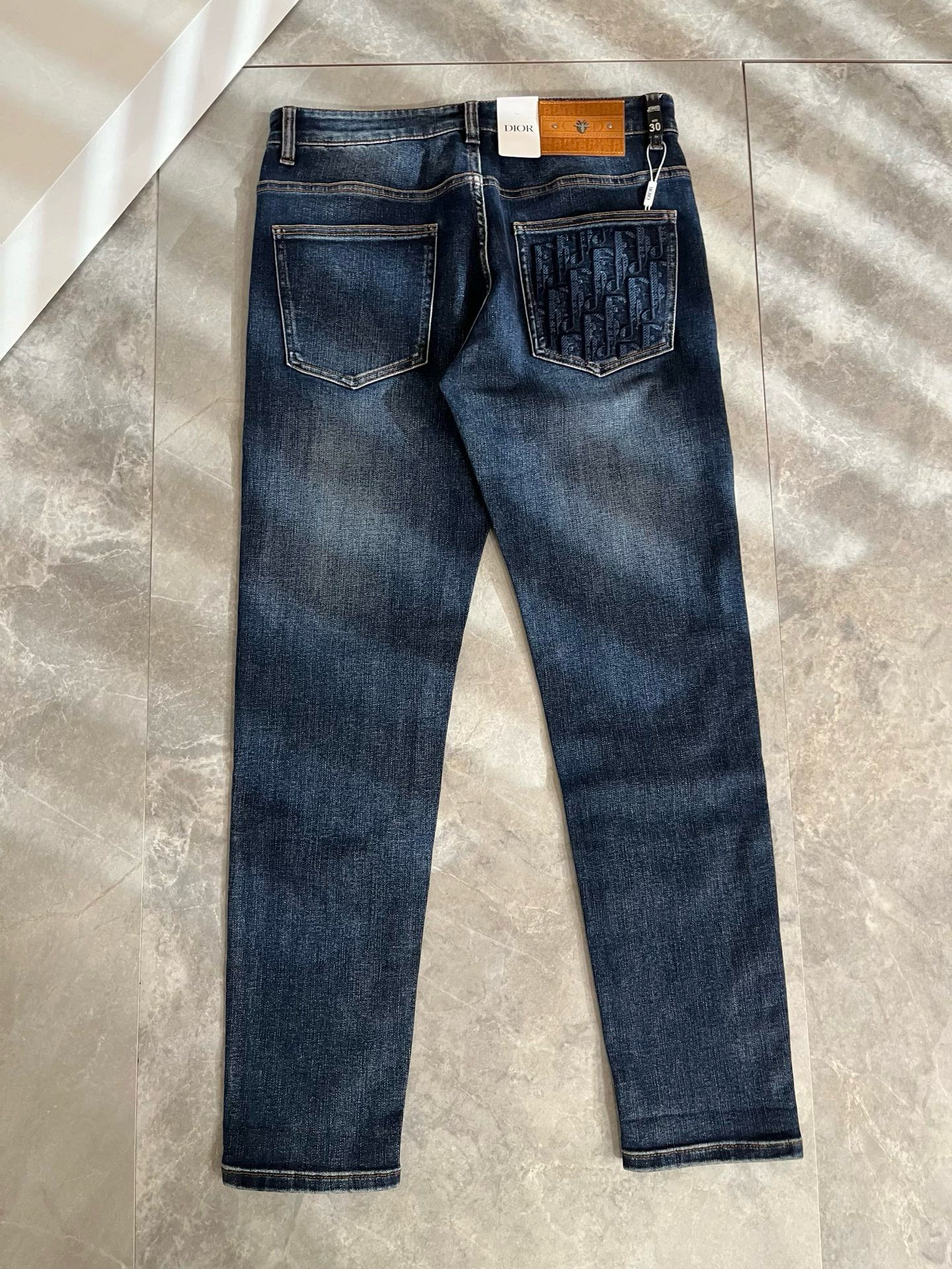 Dio*r 迪家 2026春夏男士水洗小直筒牛仔裤！贸易公司渠道牛货，品相超赞，时尚圈万能的百搭裤王，欧