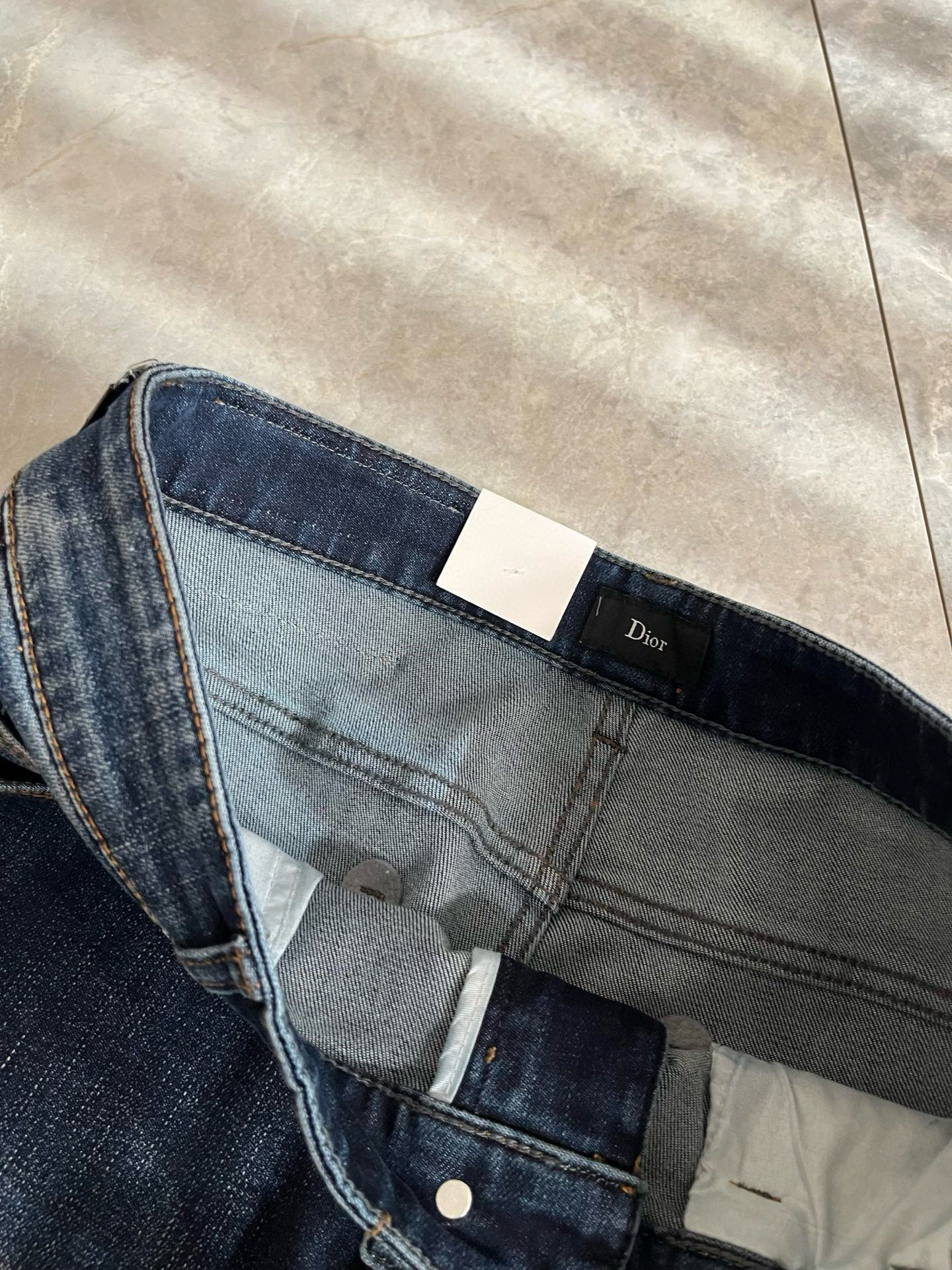 Dio*r 迪家 2026春夏男士水洗小直筒牛仔裤！贸易公司渠道牛货，品相超赞，时尚圈万能的百搭裤王，欧