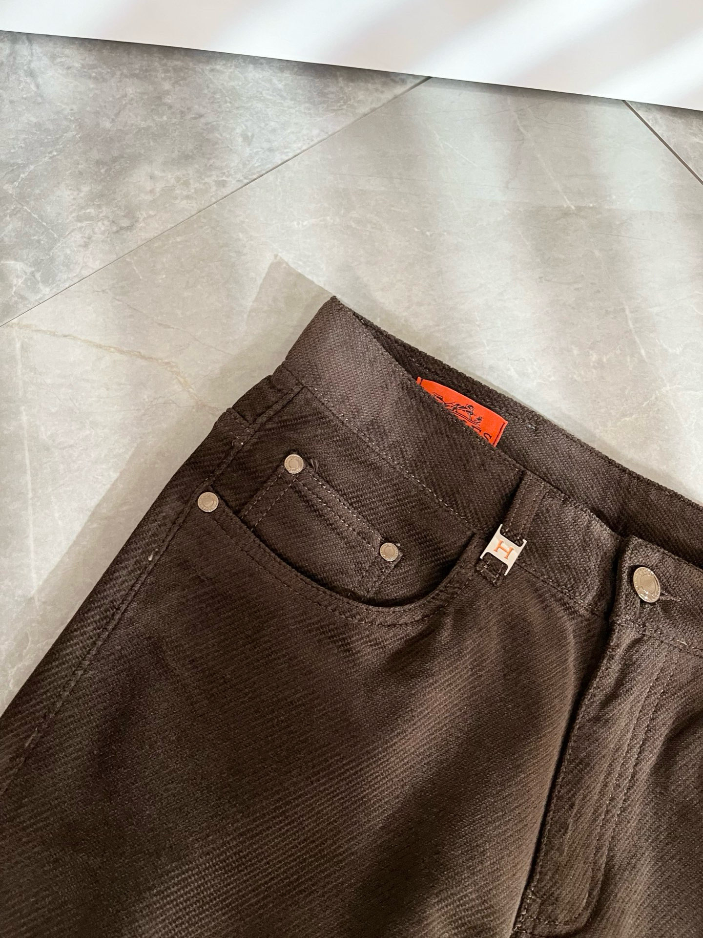 HERM*S 爱*仕 2026秋冬男士高端灯芯绒休闲裤 海外贸易公司渠道订单 ！男士休闲修身直筒休闲裤！