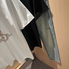VERS*CE/范*哲 2026春夏新品原单短袖T恤,VERS*CE/范*哲 贸易公司渠道 产品 值 VERS*CE/范*哲 2026春夏新品原单短袖T恤,VERS*CE/范*哲 贸易公司渠道 产品 值