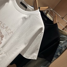 VERS*CE/范*哲 2026春夏新品原单短袖T恤,VERS*CE/范*哲 贸易公司渠道 产品 值 VERS*CE/范*哲 2026春夏新品原单短袖T恤,VERS*CE/范*哲 贸易公司渠道 产品 值
