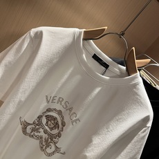 VERS*CE/范*哲 2026春夏新品原单短袖T恤,VERS*CE/范*哲 贸易公司渠道 产品 值 VERS*CE/范*哲 2026春夏新品原单短袖T恤,VERS*CE/范*哲 贸易公司渠道 产品 值