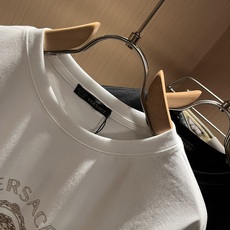 VERS*CE/范*哲 2026春夏新品原单短袖T恤,VERS*CE/范*哲 贸易公司渠道 产品 值 VERS*CE/范*哲 2026春夏新品原单短袖T恤,VERS*CE/范*哲 贸易公司渠道 产品 值