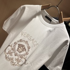 VERS*CE/范*哲 2026春夏新品原单短袖T恤,VERS*CE/范*哲 贸易公司渠道 产品 值 VERS*CE/范*哲 2026春夏新品原单短袖T恤,VERS*CE/范*哲 贸易公司渠道 产品 值