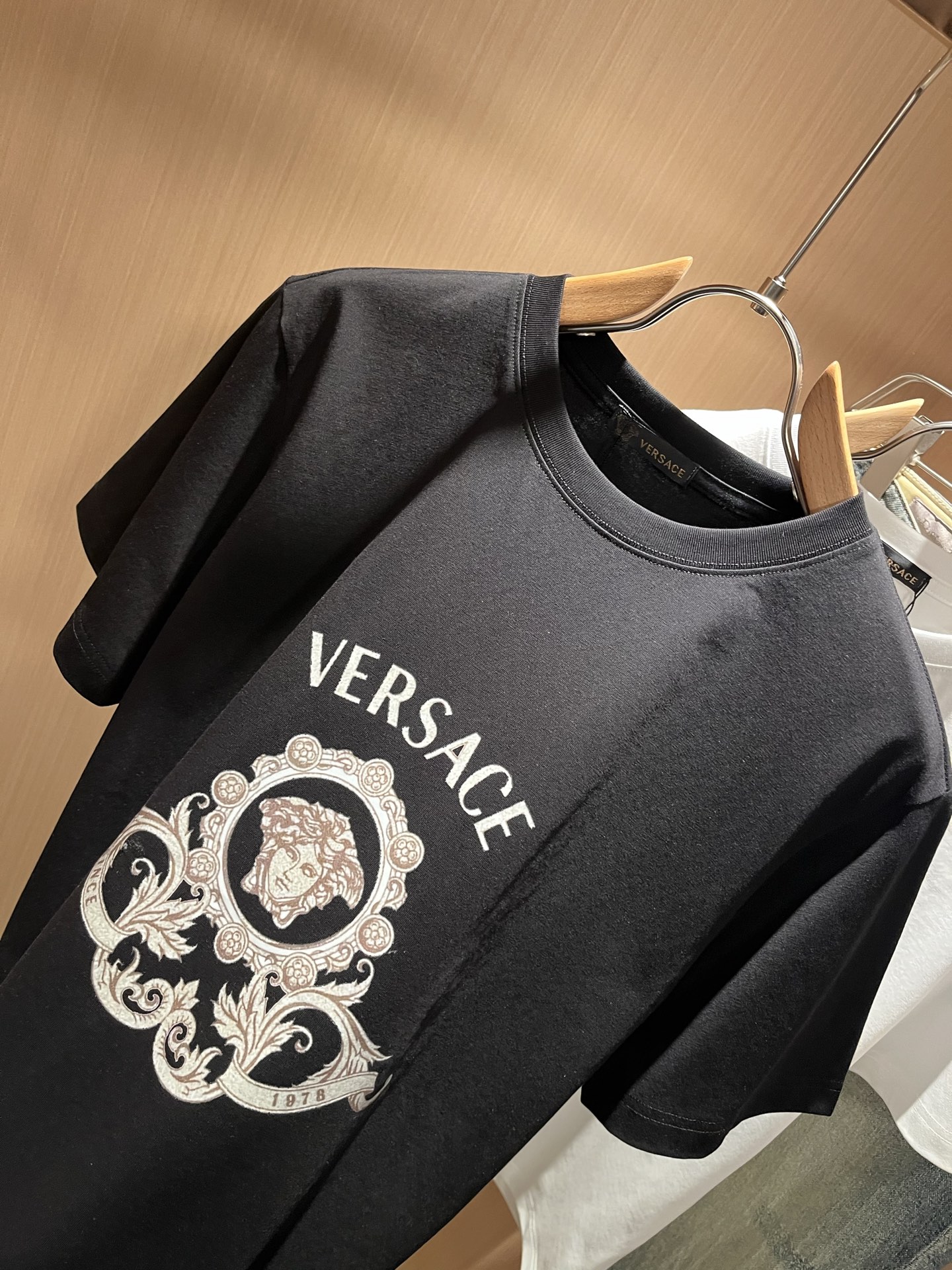 VERS*CE/范*哲  2026春夏新品原单短袖T恤，VERS*CE/范*哲  贸易公司渠道 产品 值