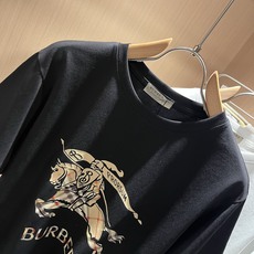 BURBER*Y巴*莉2026春夏新品短袖T恤,重磅来袭,最近比较火热的环保纯棉面料制作而成,高端户外运 BURBER*Y巴*莉2026春夏新品短袖T恤,重磅来袭,最近比较火热的环保纯棉面料制作而成,高端户外运
