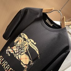 BURBER*Y巴*莉2026春夏新品短袖T恤,重磅来袭,最近比较火热的环保纯棉面料制作而成,高端户外运 BURBER*Y巴*莉2026春夏新品短袖T恤,重磅来袭,最近比较火热的环保纯棉面料制作而成,高端户外运