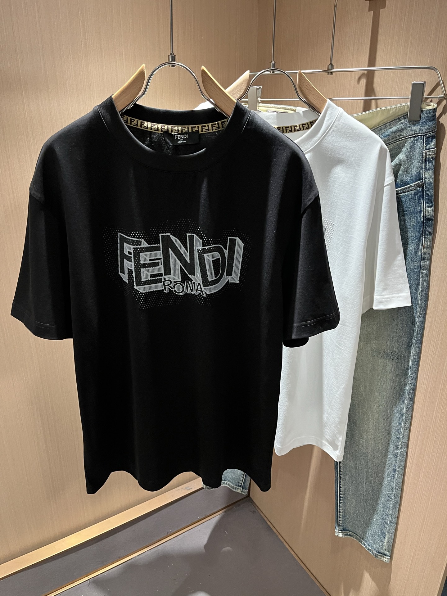 FEN*I 芬*迪2026春夏新款FD家族FF男女同款👫短袖T恤，男女同款👫百搭极简短袖。意大利原厂订单