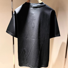PRAD*A普*达2026春夏新款男女同款👫短袖T恤,最新款全网独家首上!!~既经典有时尚百搭,谁不爱啊 PRAD*A普*达2026春夏新款男女同款👫短袖T恤,最新款全网独家首上!!~既经典有时尚百搭,谁不爱啊