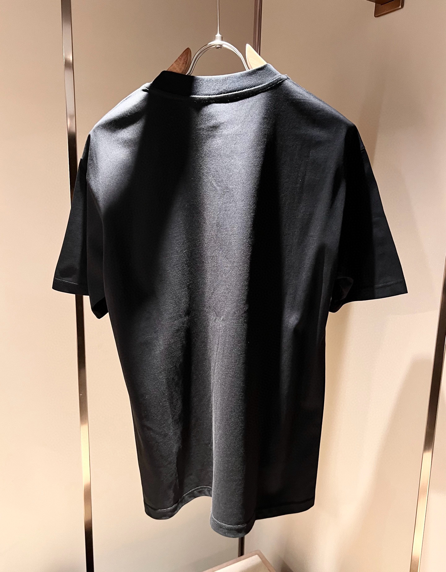 PRAD*A普*达2026春夏新款男女同款👫短袖T恤，最新款全网独家首上！！~既经典有时尚百搭，谁不爱啊