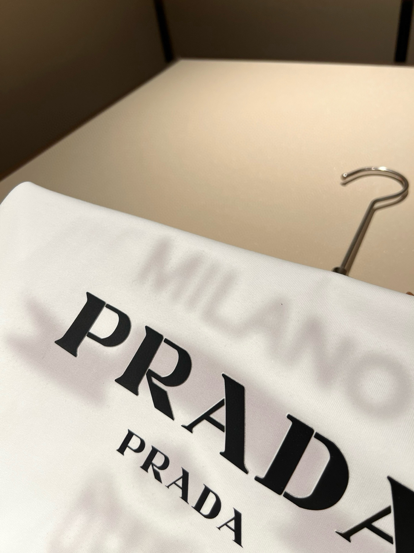 PRAD*A普*达2026春夏新款男女同款👫短袖T恤，最新款全网独家首上！！~既经典有时尚百搭，谁不爱啊