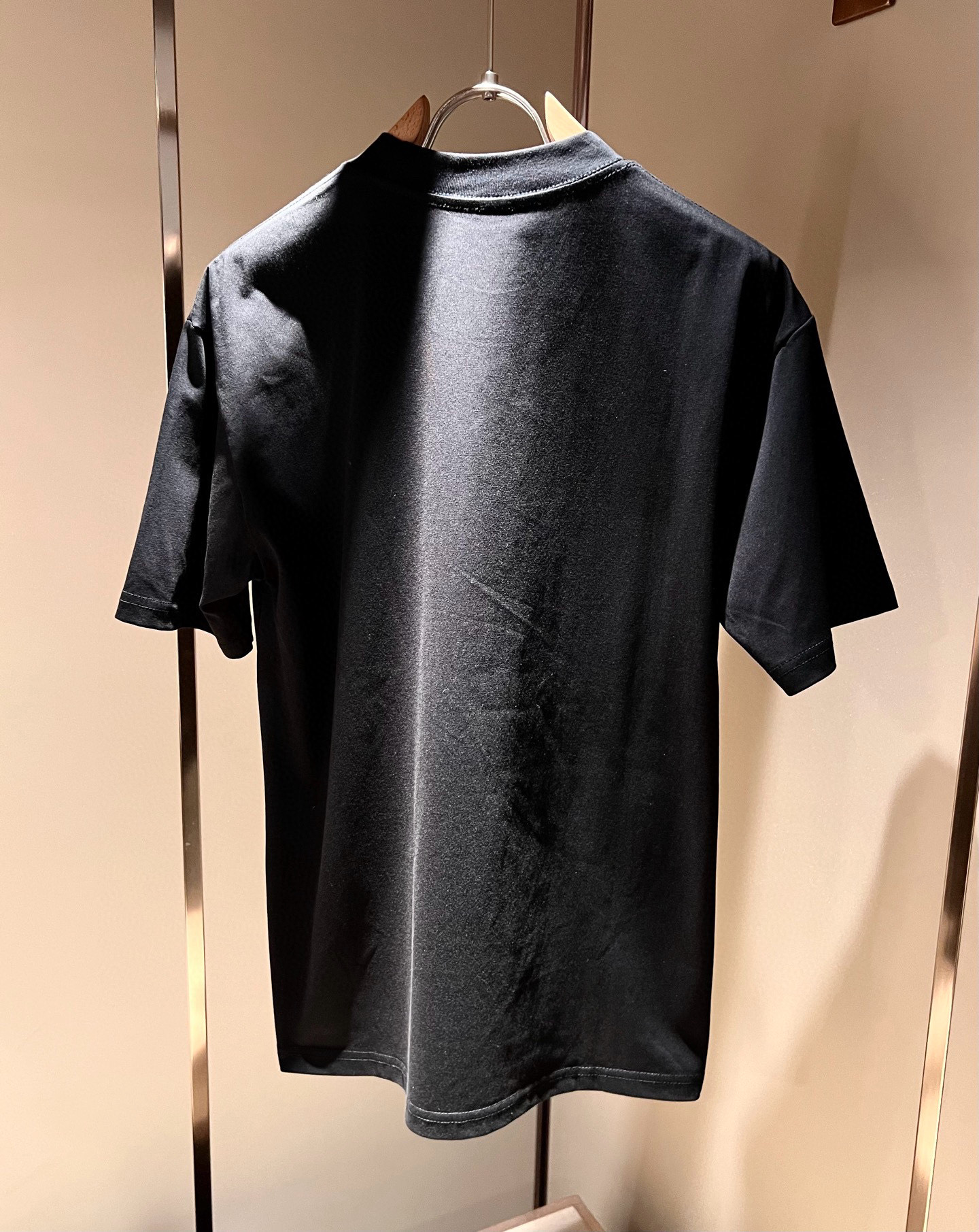 PRAD*A普*达2026春夏新款男女同款👫短袖T恤，最新款全网独家首上！！~既经典有时尚百搭，谁不爱啊