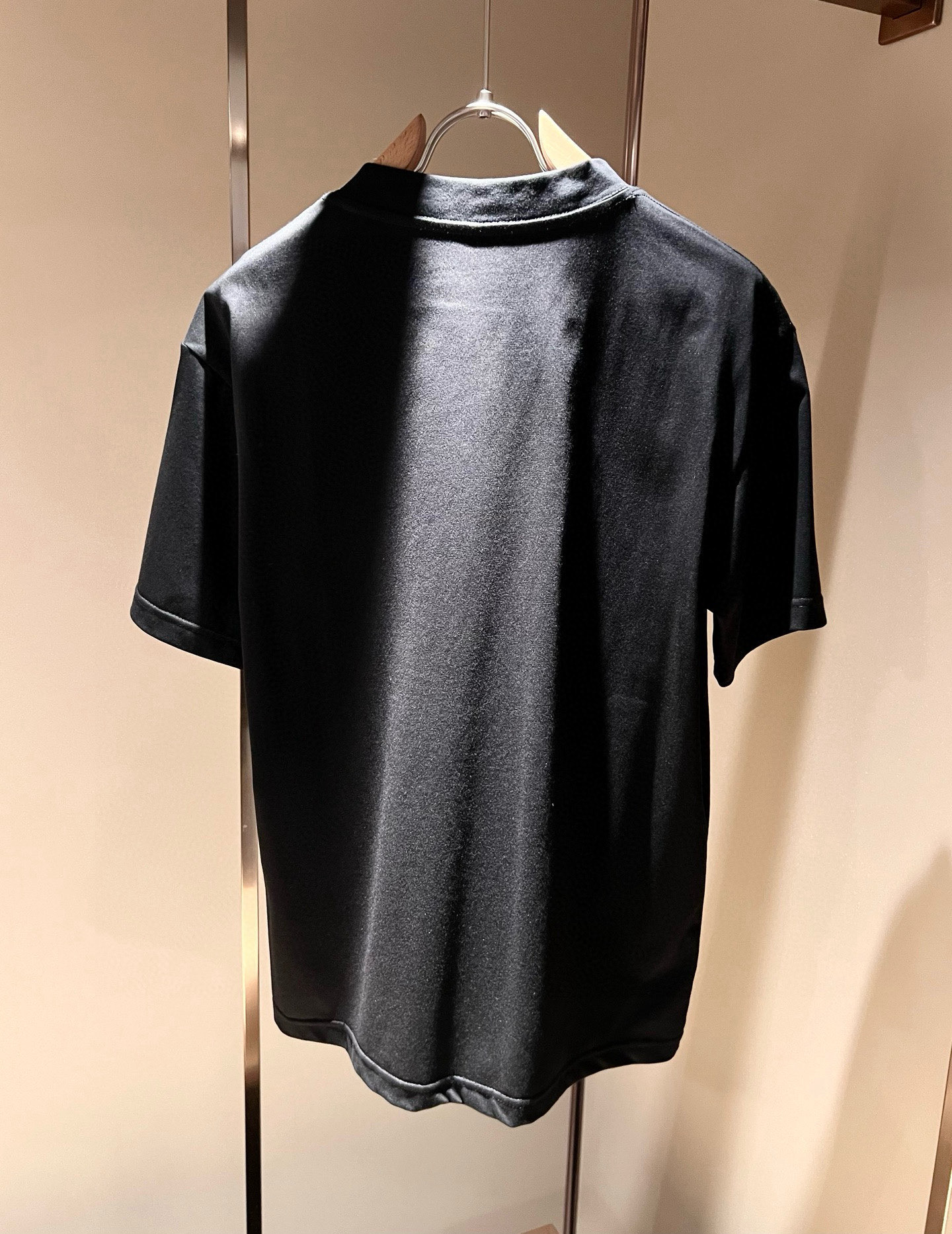 PRAD*A普*达2026春夏新款男女同款👫短袖T恤，最新款全网独家首上！！~既经典有时尚百搭，谁不爱啊