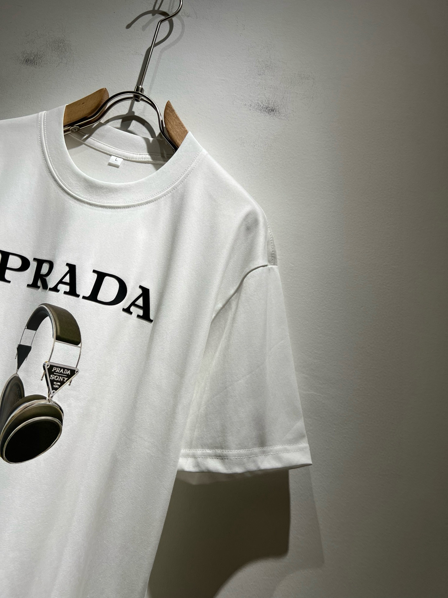 PRAD*A普*达2026春夏新款男女同款👫短袖T恤，最新款全网独家首上！！~既经典有时尚百搭，谁不爱啊