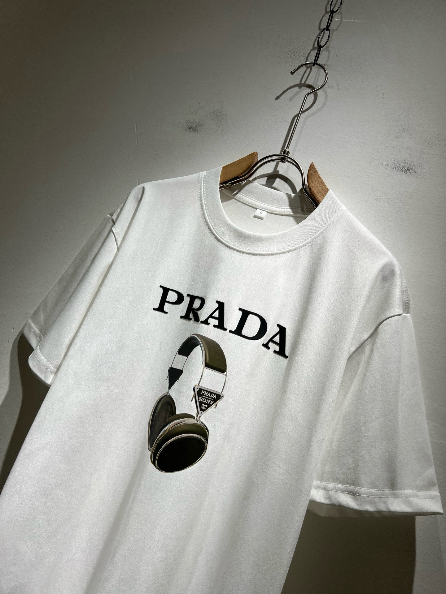 PRAD*A普*达2026春夏新款男女同款👫短袖T恤，最新款全网独家首上！！~既经典有时尚百搭，谁不爱啊