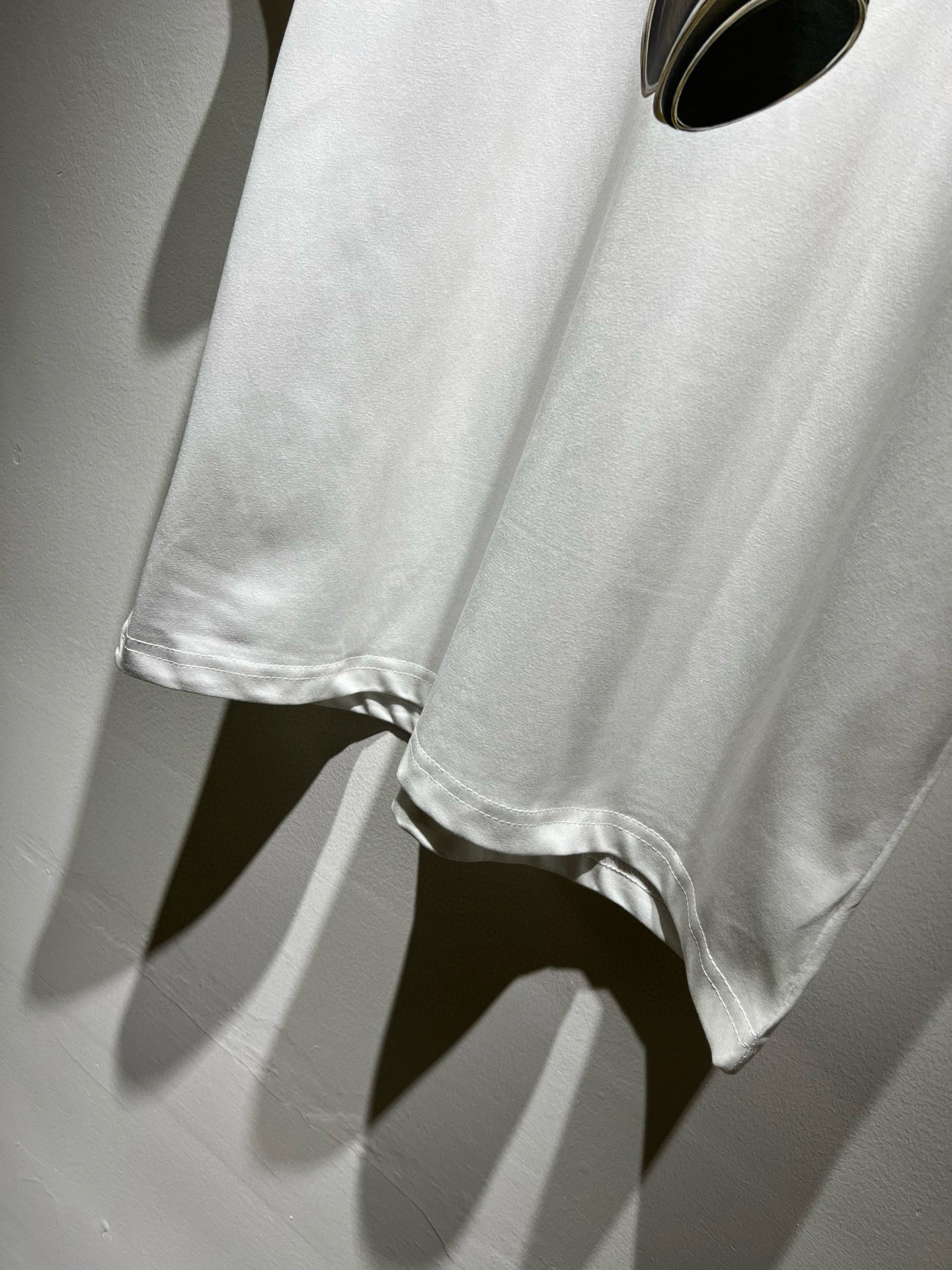 PRAD*A普*达2026春夏新款男女同款👫短袖T恤，最新款全网独家首上！！~既经典有时尚百搭，谁不爱啊