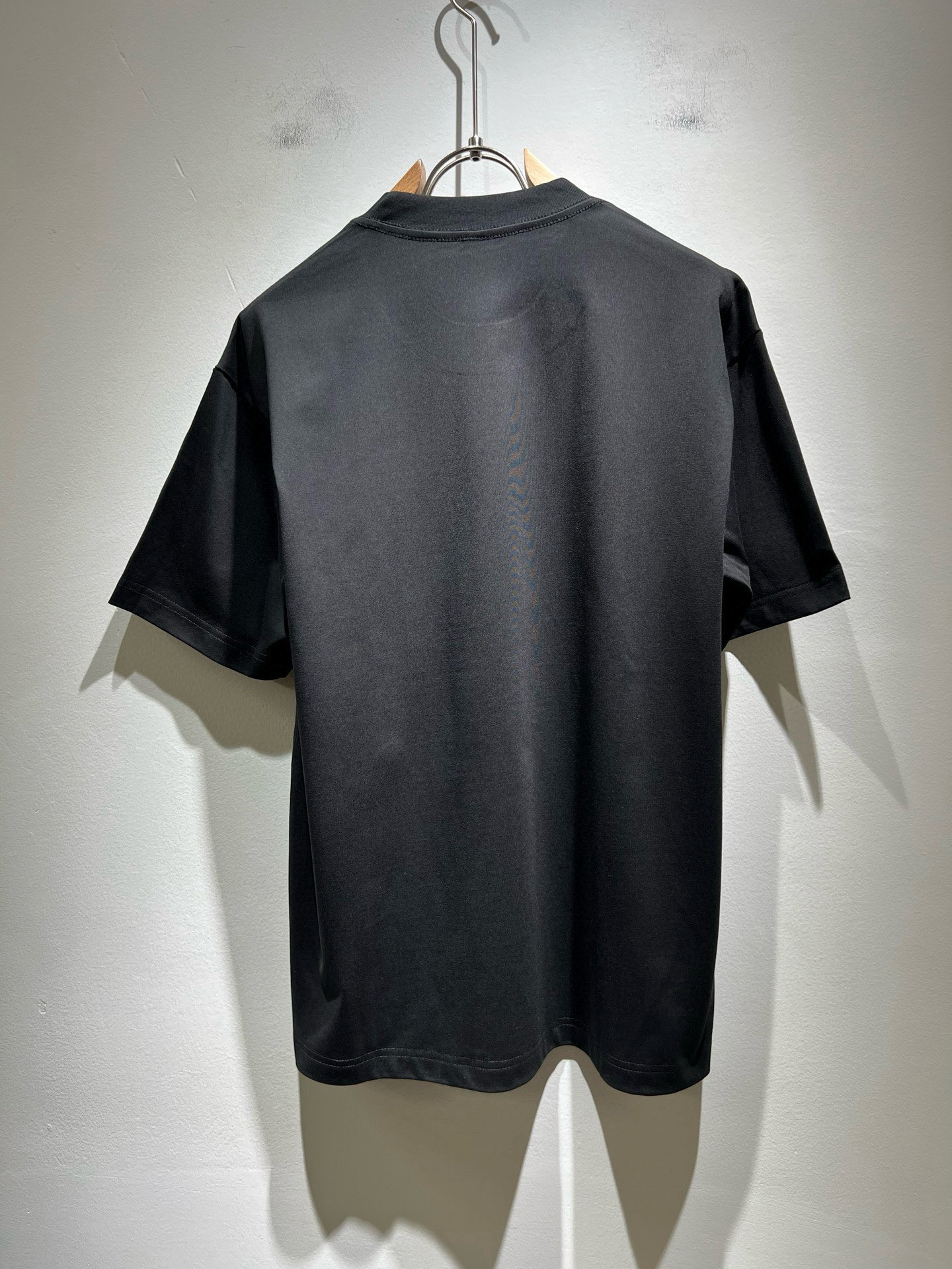 PRAD*A普*达2026春夏新款男女同款👫短袖T恤，最新款全网独家首上！！~既经典有时尚百搭，谁不爱啊