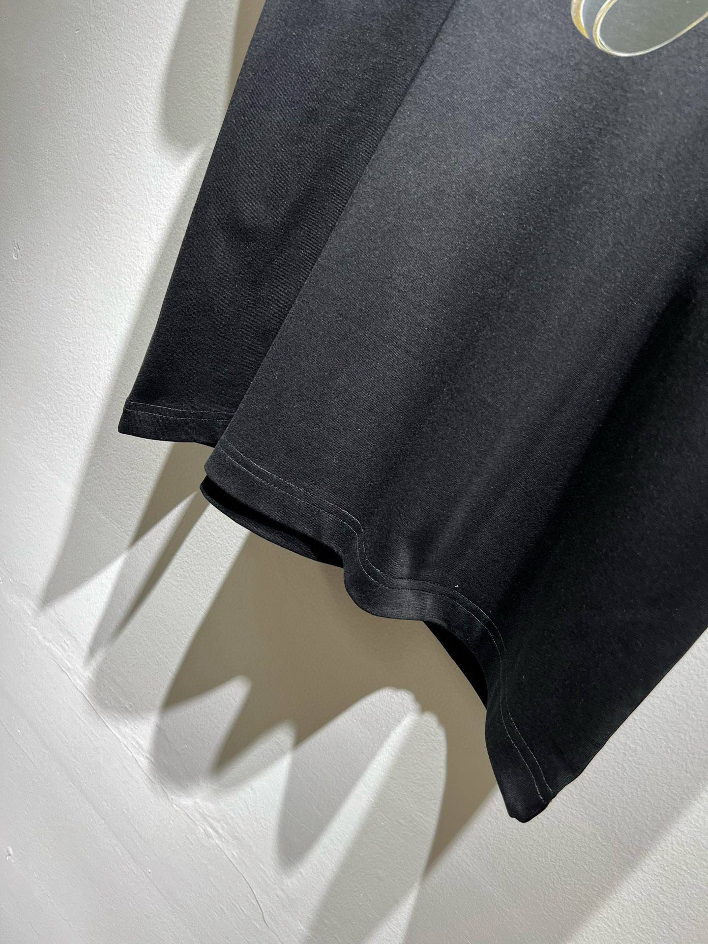 PRAD*A普*达2026春夏新款男女同款👫短袖T恤，最新款全网独家首上！！~既经典有时尚百搭，谁不爱啊