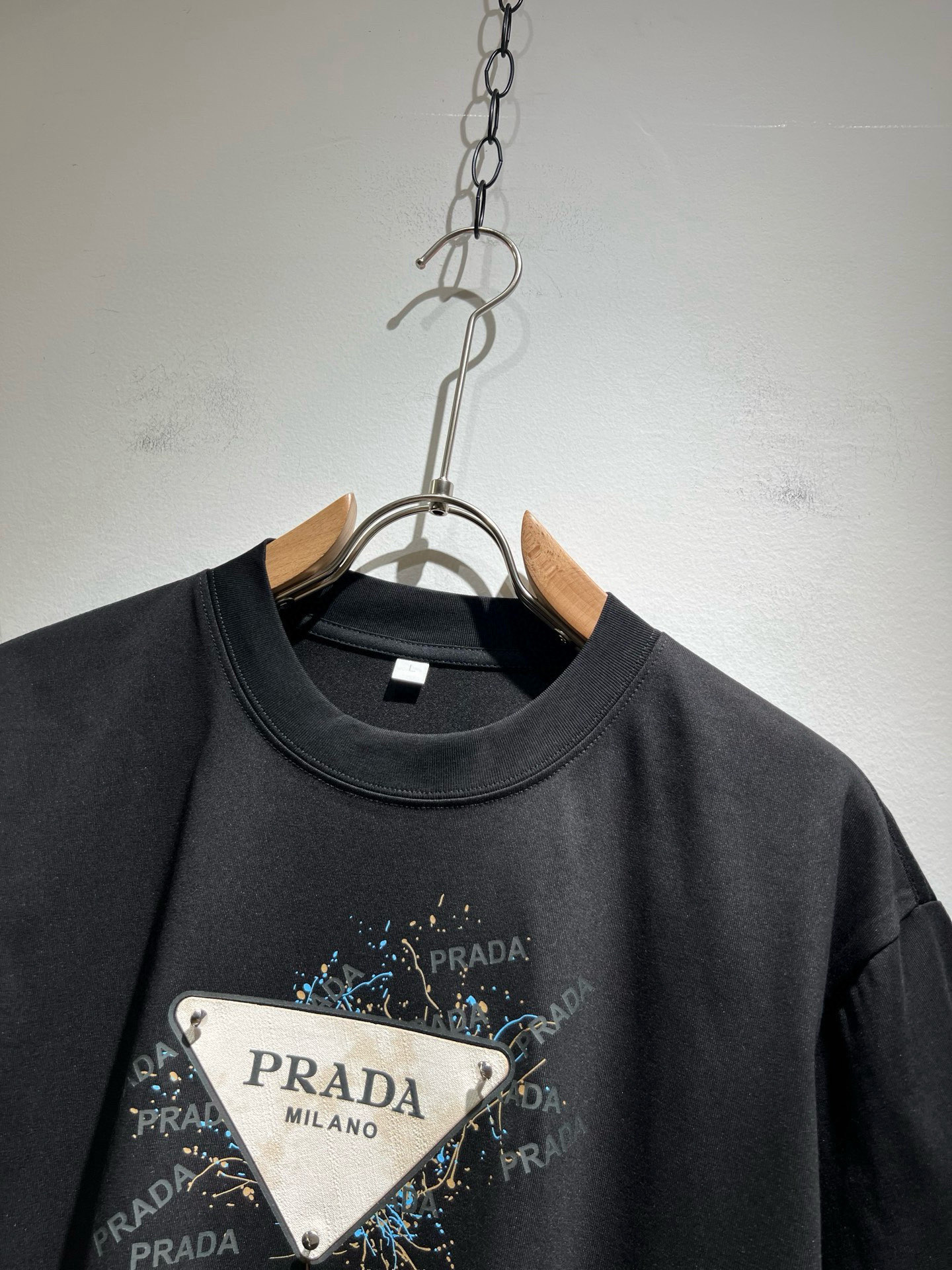 PRAD*A普*达2026春夏新款男女同款👫短袖T恤，最新款全网独家首上！！~既经典有时尚百搭，谁不爱啊