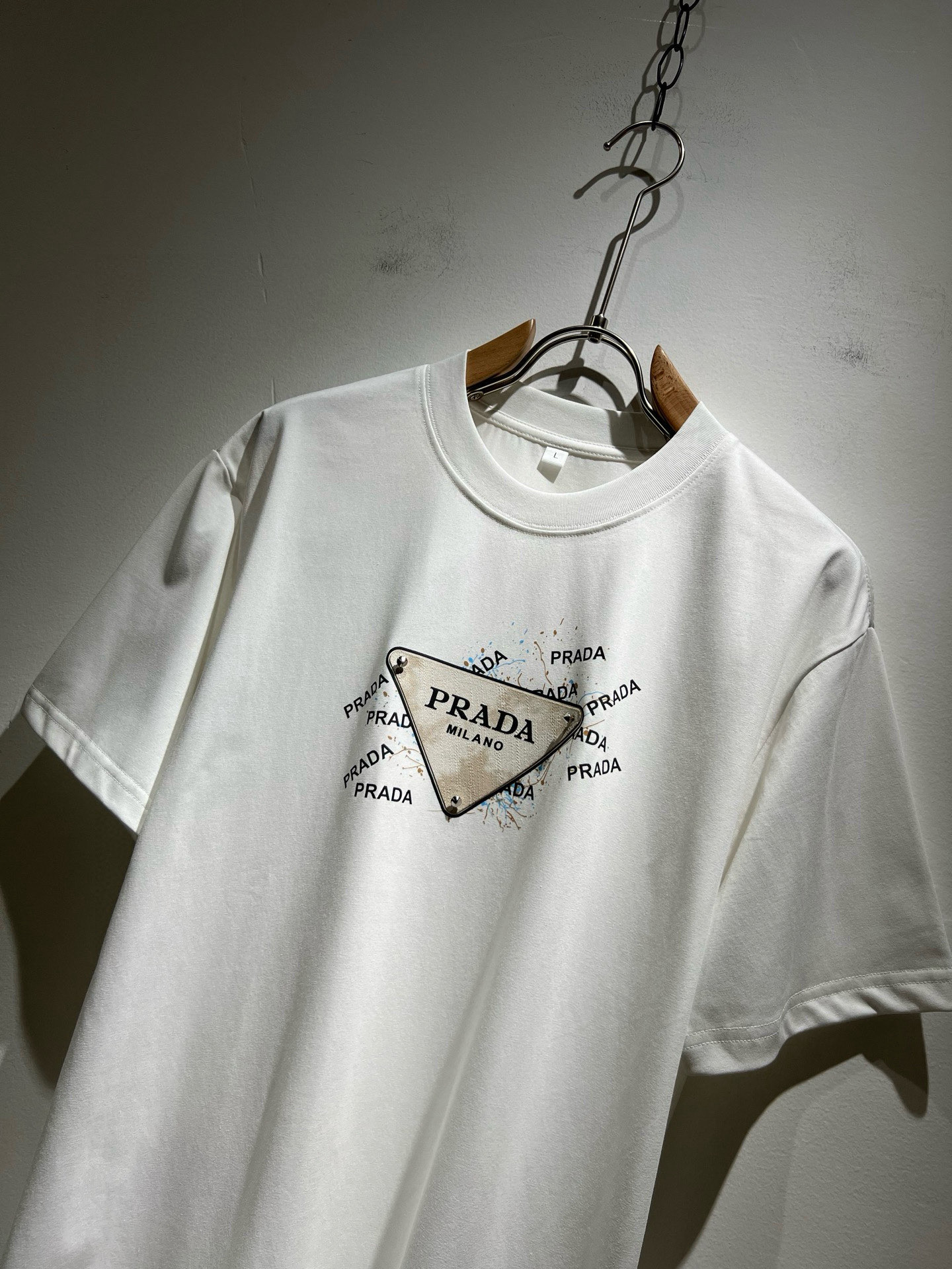 PRAD*A普*达2026春夏新款男女同款👫短袖T恤，最新款全网独家首上！！~既经典有时尚百搭，谁不爱啊