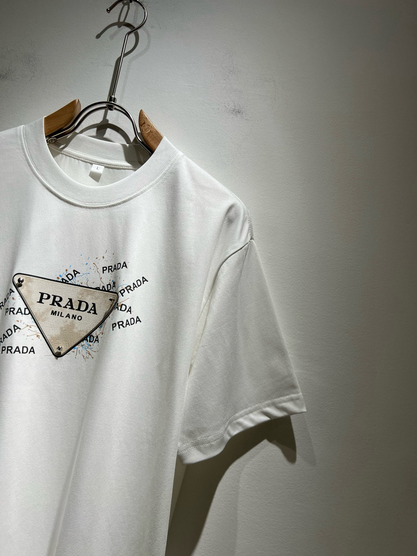 PRAD*A普*达2026春夏新款男女同款👫短袖T恤，最新款全网独家首上！！~既经典有时尚百搭，谁不爱啊