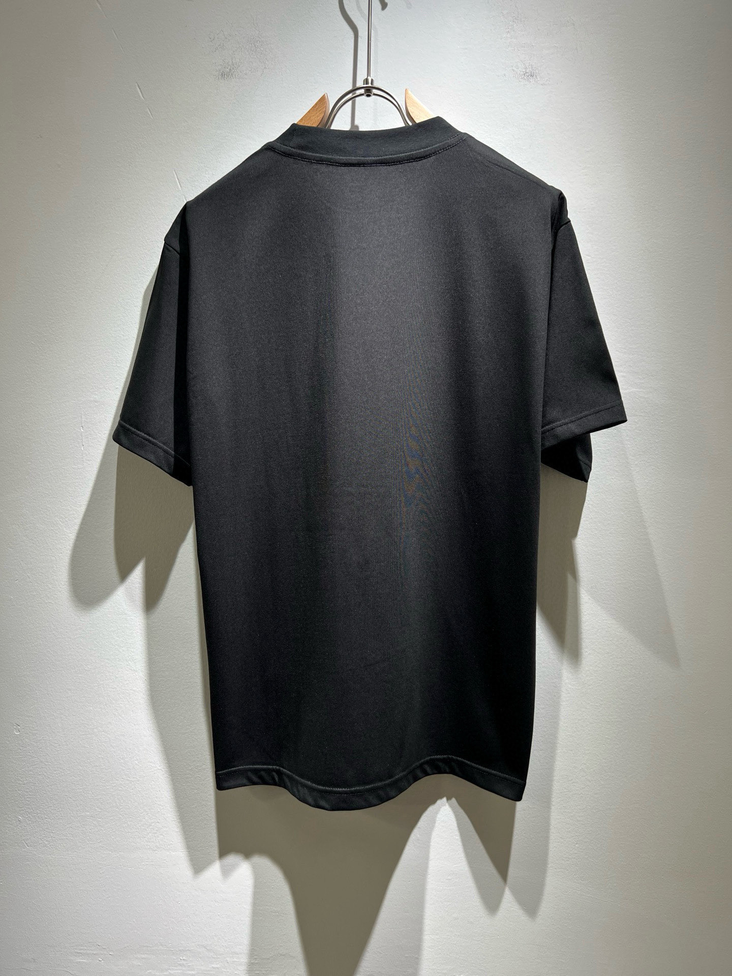 PRAD*A普*达2026春夏新款男女同款👫短袖T恤，最新款全网独家首上！！~既经典有时尚百搭，谁不爱啊