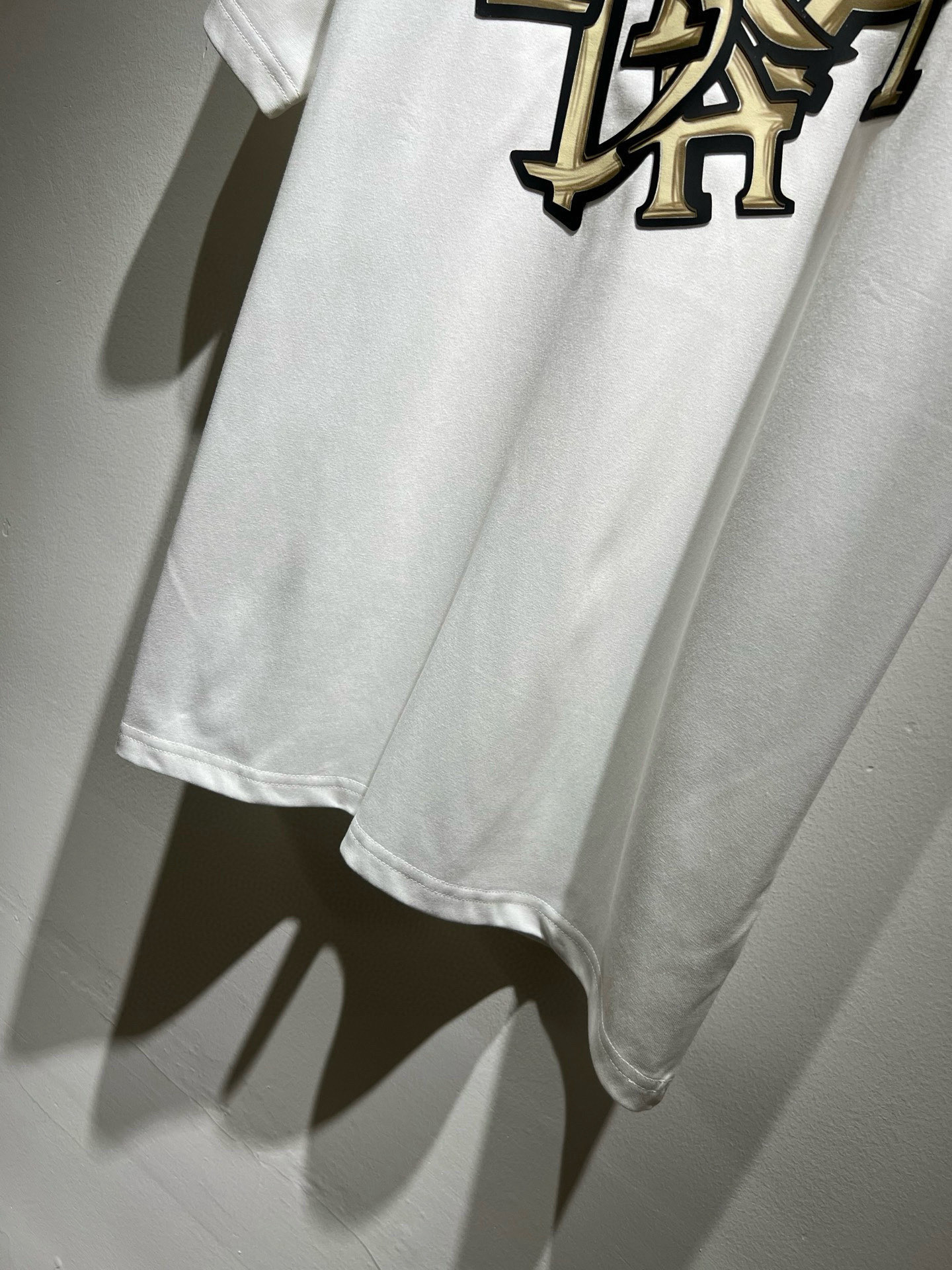 PRAD*A普*达2026春夏新款男女同款👫短袖T恤，最新款全网独家首上！！~既经典有时尚百搭，谁不爱啊