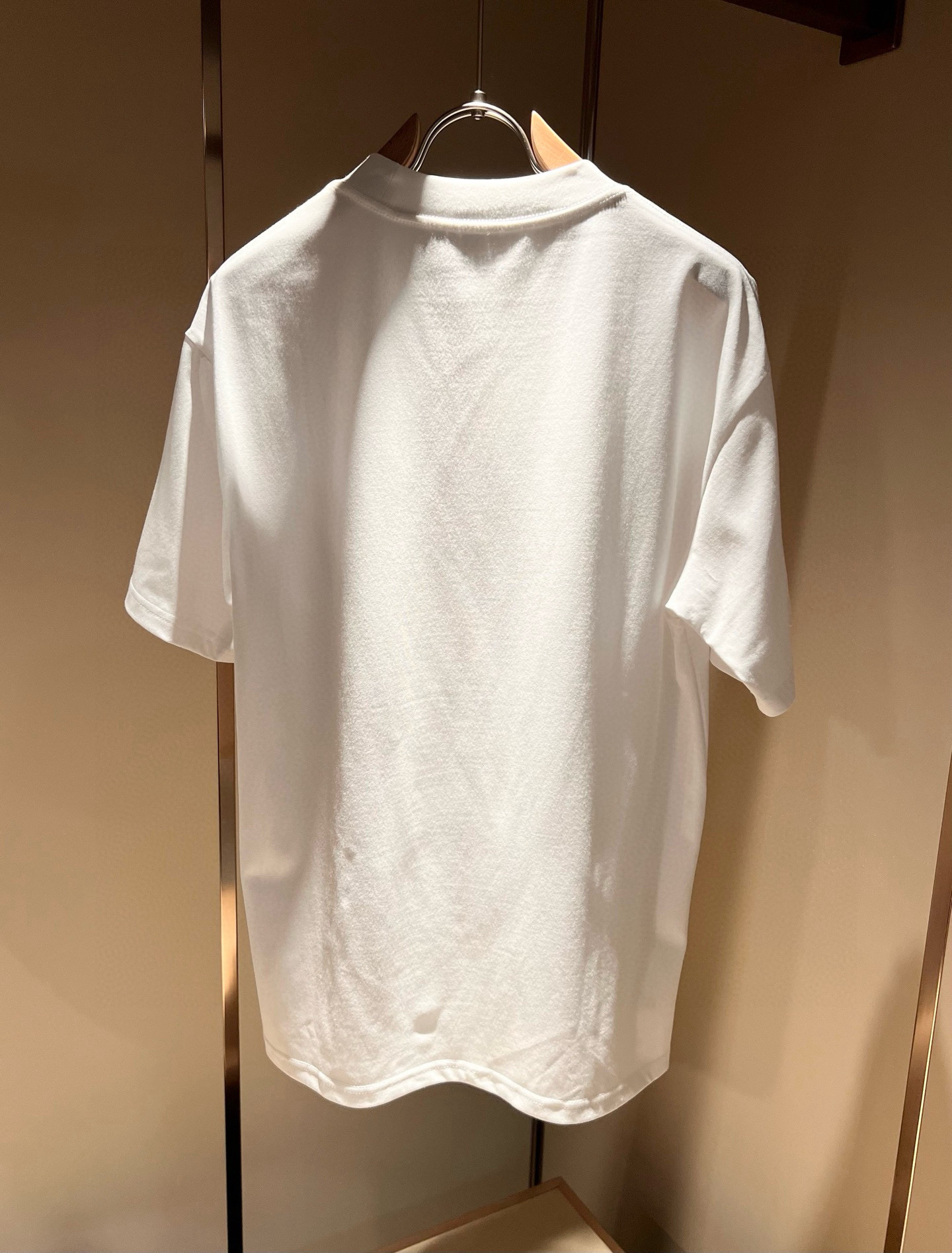 PRAD*A普*达2026春夏新款男女同款👫短袖T恤，最新款全网独家首上！！~既经典有时尚百搭，谁不爱啊
