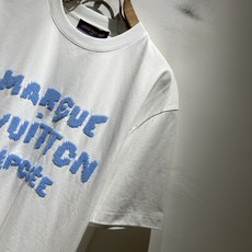 LouisVuitt*路易*登 2026春夏全新系列单品上线,非常时髦前卫的一款男女同款短袖T恤,标识l LouisVuitt*路易*登 2026春夏全新系列单品上线,非常时髦前卫的一款男女同款短袖T恤,标识l