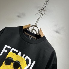 FEN*I 芬*迪2026春夏新款FD家族FF男女同款👫短袖T恤,男女同款👫百搭极简短袖。意大利原厂订单 FEN*I 芬*迪2026春夏新款FD家族FF男女同款👫短袖T恤,男女同款👫百搭极简短袖。意大利原厂订单
