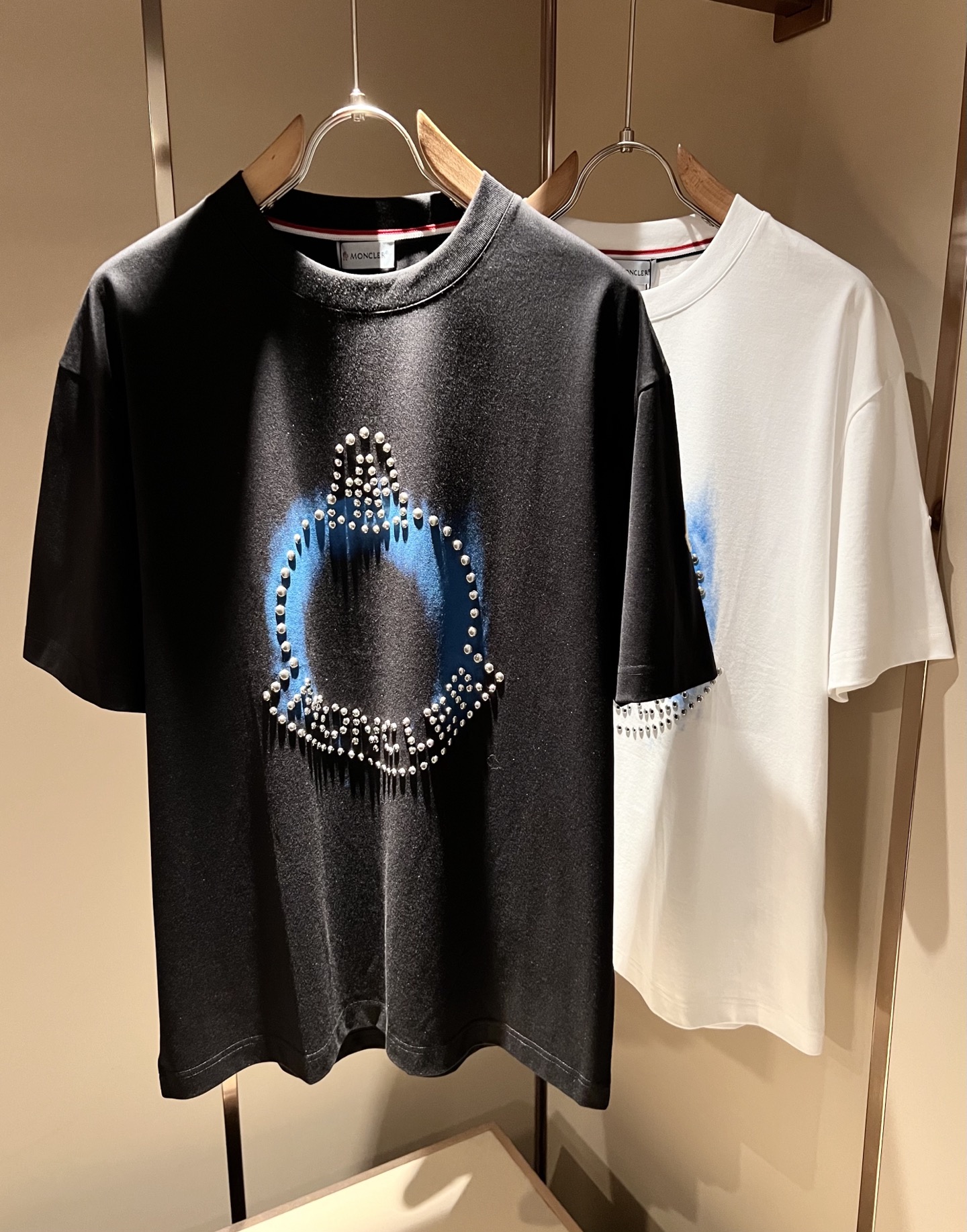 Moncler蒙家 2026春夏最新男女同款👫贸易订单短袖T恤，全品相！！网红款！采用logo图案压胶设
