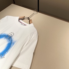 Moncler蒙家 2026春夏最新男女同款👫贸易订单短袖T恤,全品相!!网红款!采用logo图案压胶设 Moncler蒙家 2026春夏最新男女同款👫贸易订单短袖T恤,全品相!!网红款!采用logo图案压胶设