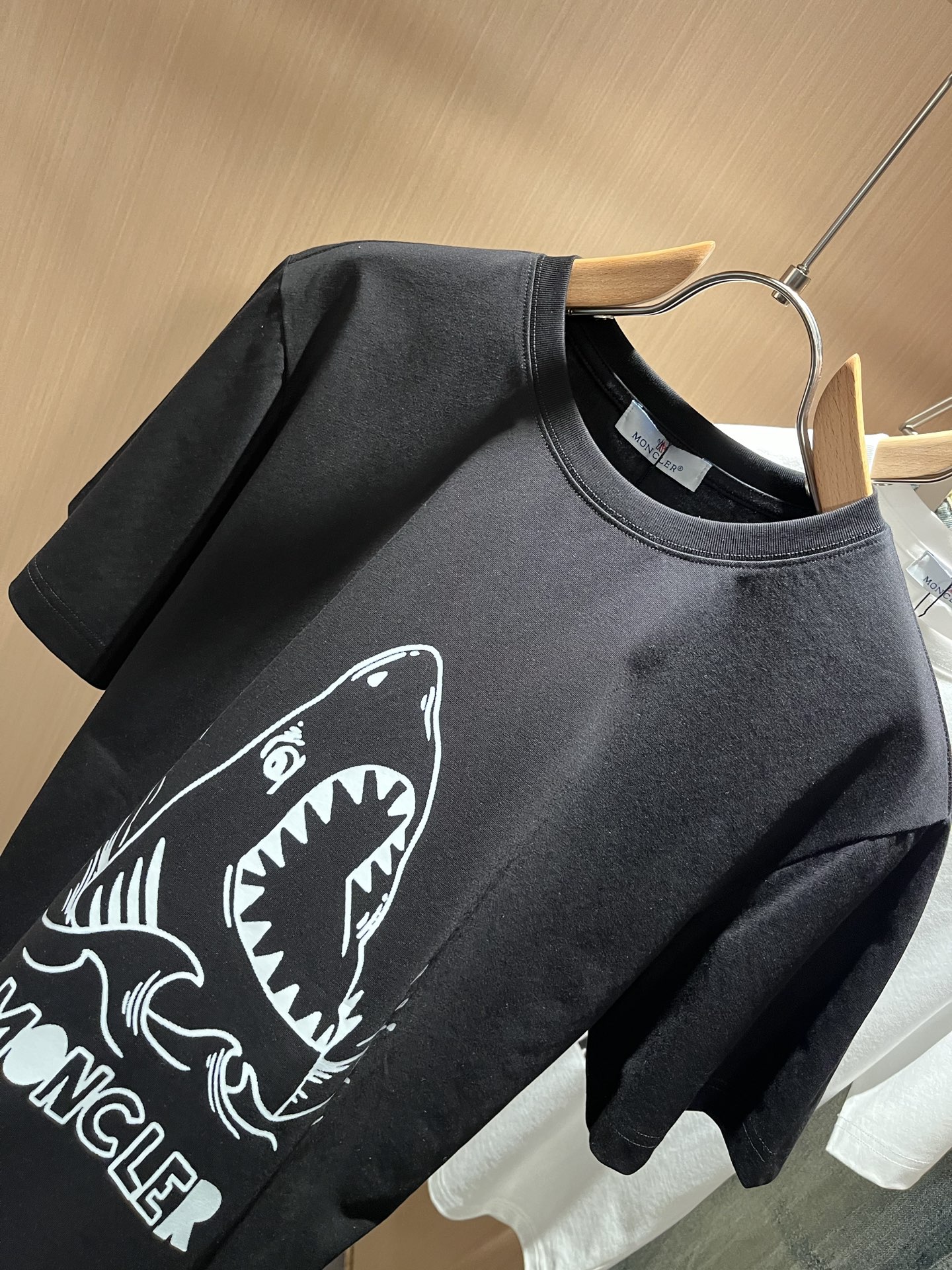 Moncler蒙家 2026春夏最新男女同款👫贸易订单短袖T恤，全品相！！网红款！采用logo图案印花设