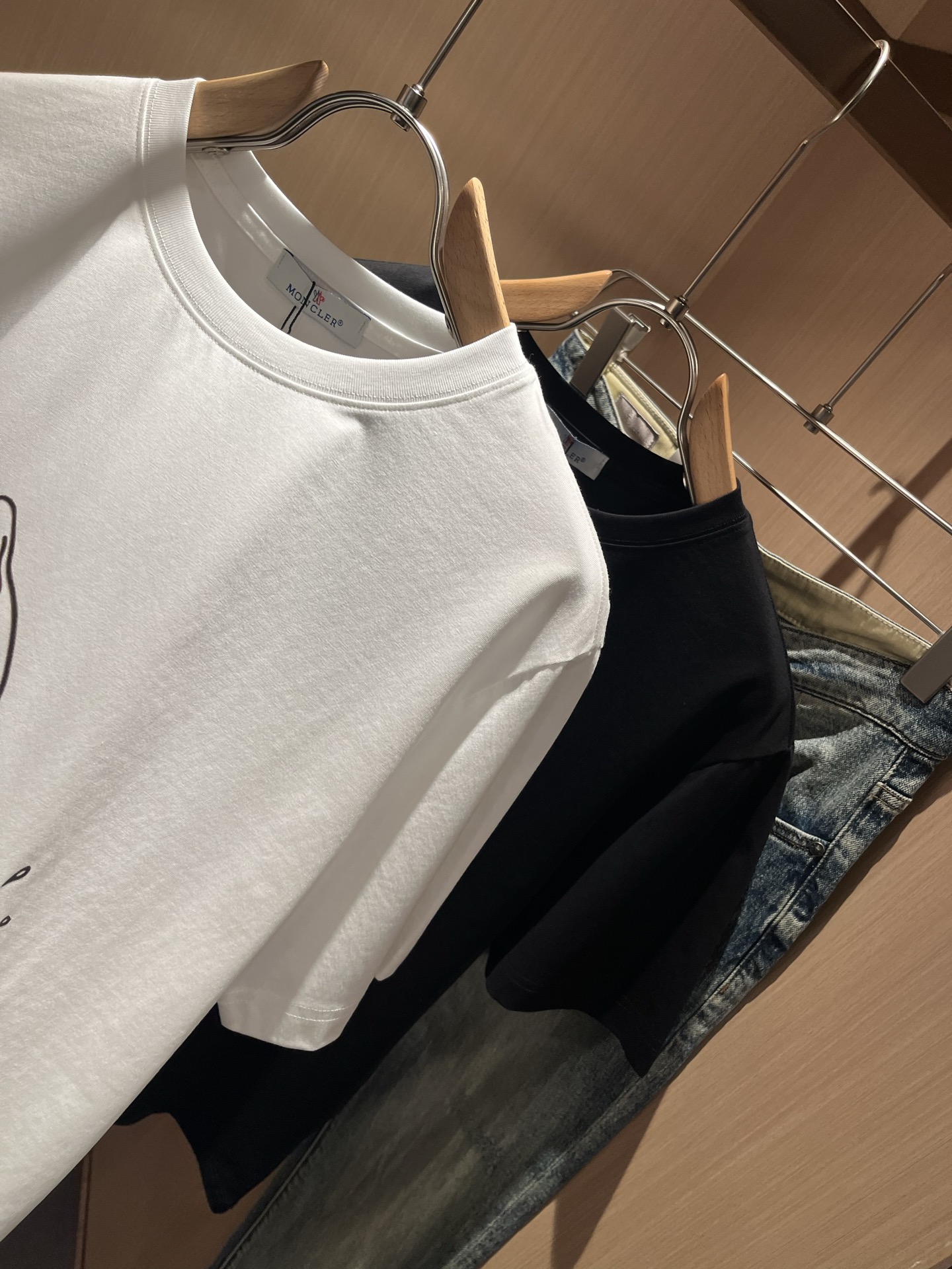 Moncler蒙家 2026春夏最新男女同款👫贸易订单短袖T恤，全品相！！网红款！采用logo图案印花设