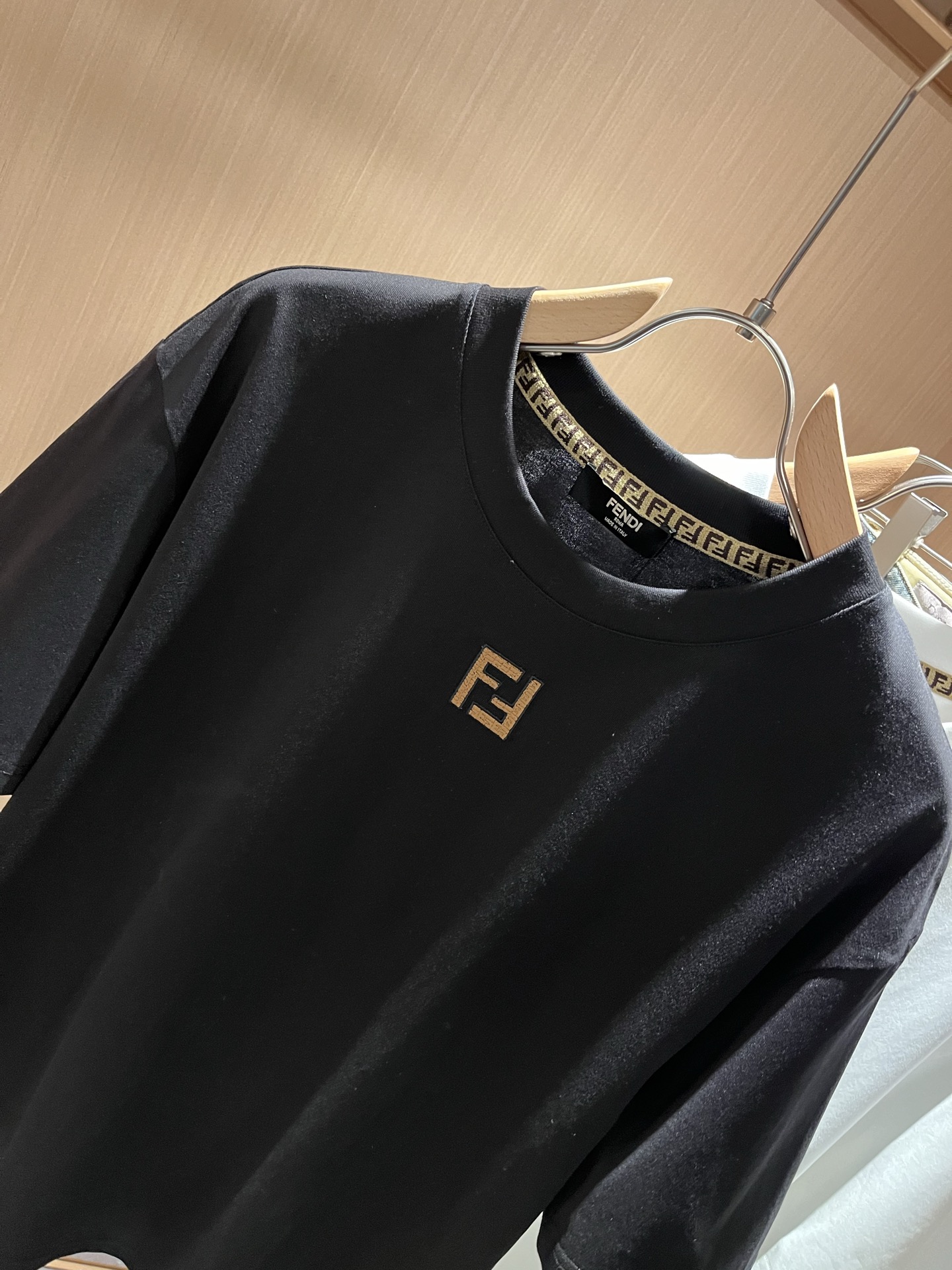 FEN*I 芬*迪2026春夏新款FD家族FF男女同款👫短袖T恤，男女同款👫百搭极简短袖。意大利原厂订单