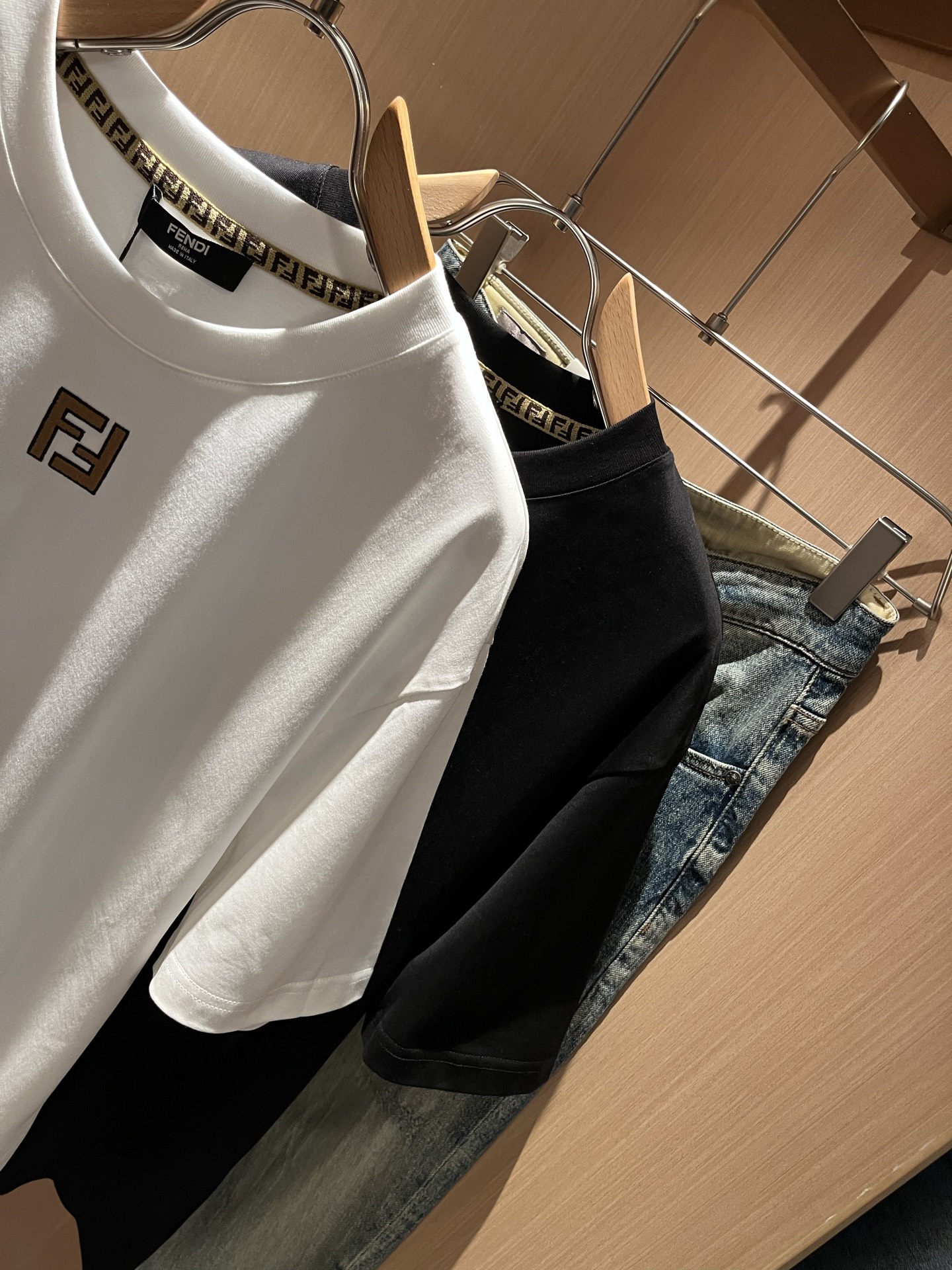 FEN*I 芬*迪2026春夏新款FD家族FF男女同款👫短袖T恤，男女同款👫百搭极简短袖。意大利原厂订单