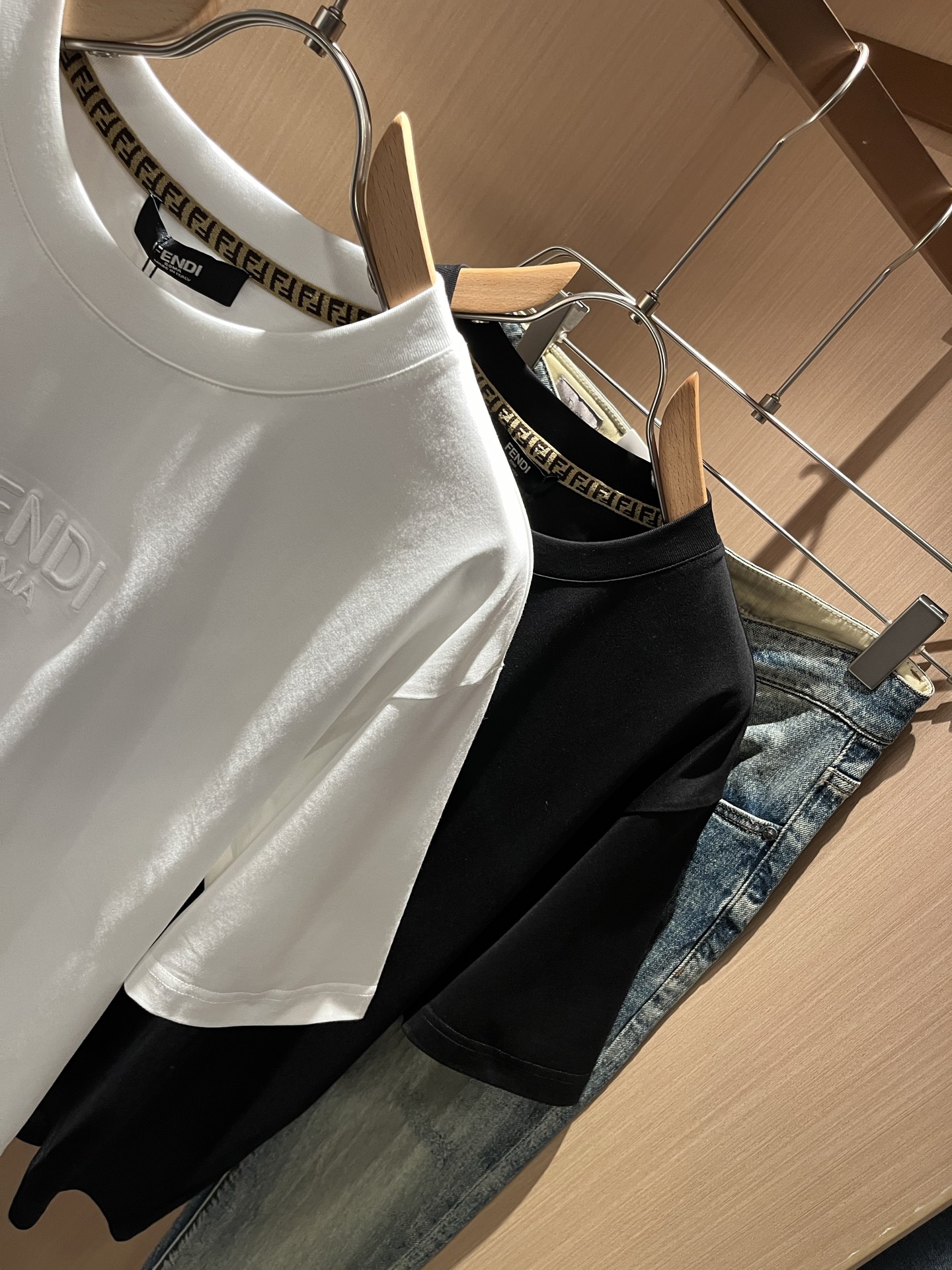 FEN*I 芬*迪2026春夏新款FD家族FF男女同款👫短袖T恤，男女同款👫百搭极简短袖。意大利原厂订单