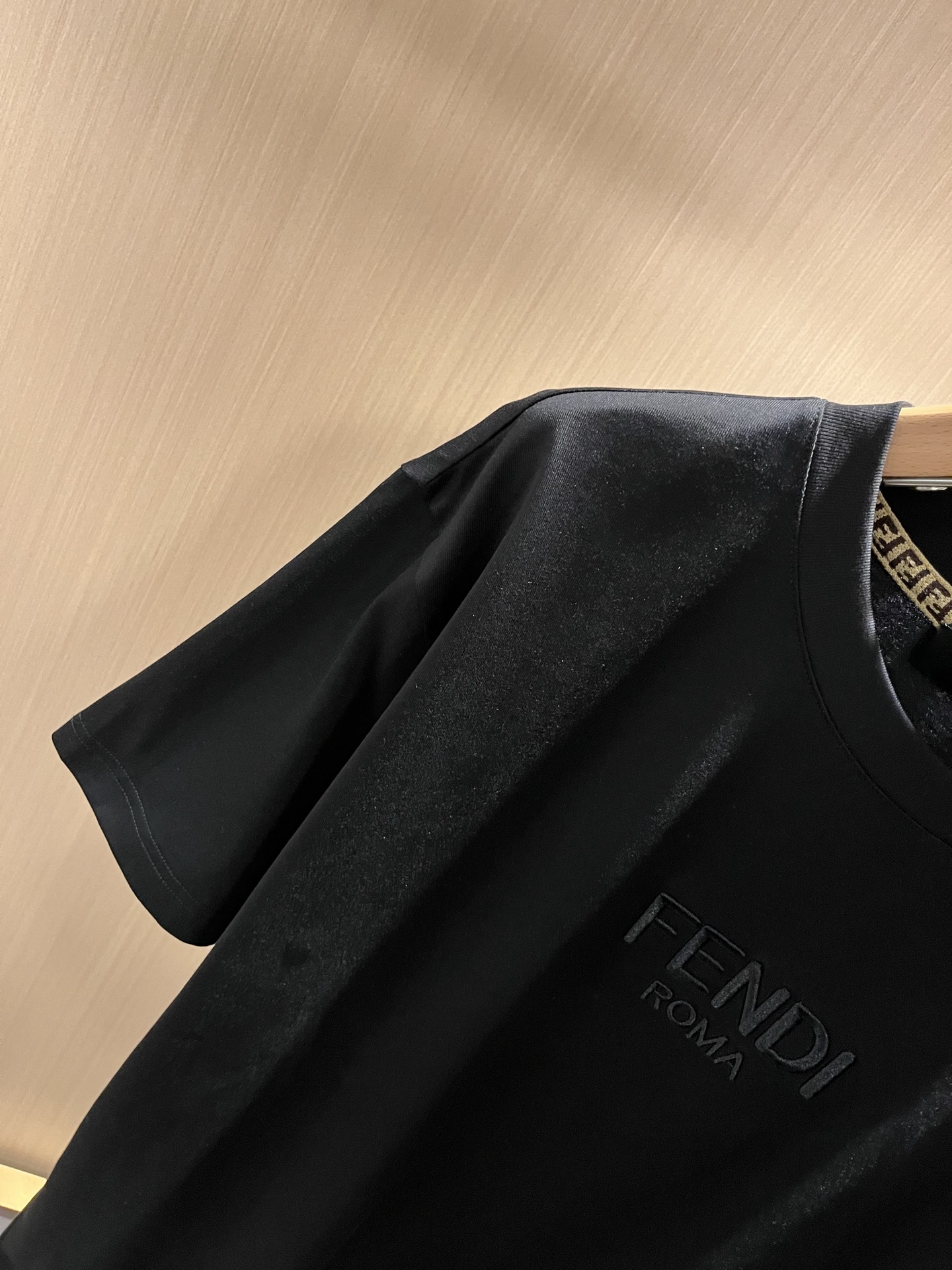 FEN*I 芬*迪2026春夏新款FD家族FF男女同款👫短袖T恤，男女同款👫百搭极简短袖。意大利原厂订单