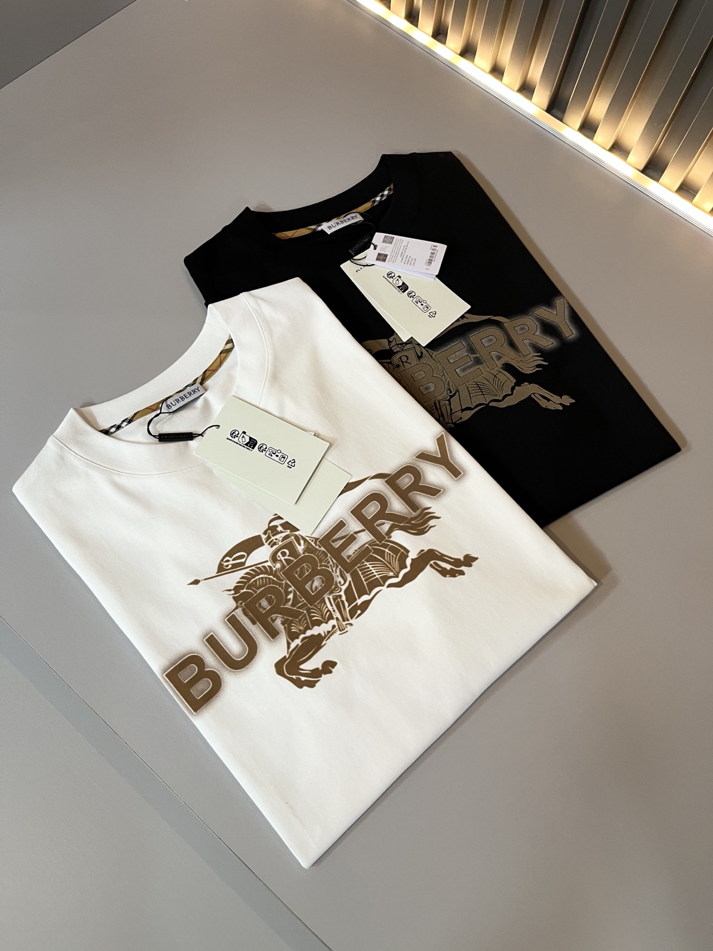 BURBER*Y巴*莉2026春夏新品短袖T恤，重磅来袭，最近比较火热的环保纯棉面料制作而成，高端户外运