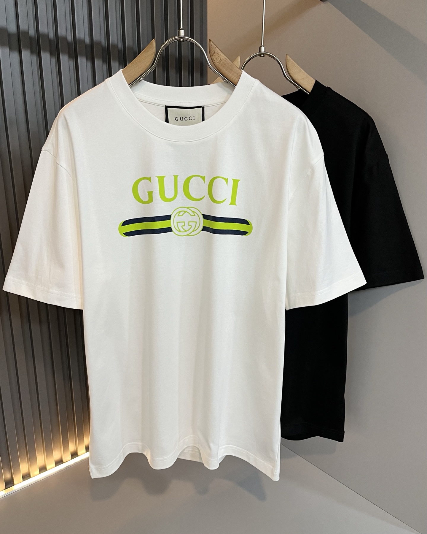 Gucc*古家 2026春夏新款男女同情侣款👫休闲宽松棉质圆领短袖T恤衫！贸易公司渠道稀出，同步官网发售