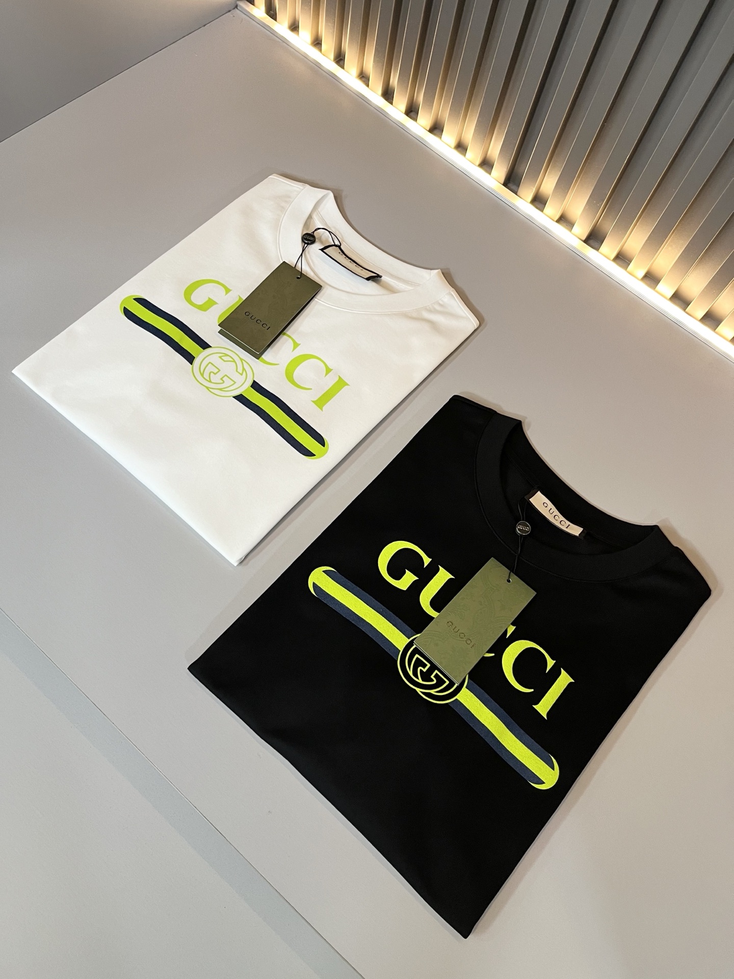 Gucc*古家 2026春夏新款男女同情侣款👫休闲宽松棉质圆领短袖T恤衫！贸易公司渠道稀出，同步官网发售