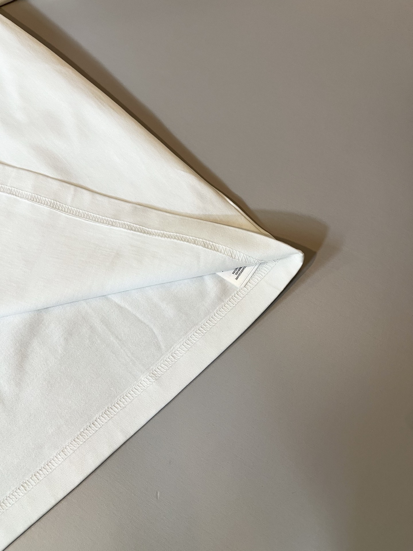 Gucc*古家 2026春夏新款男女同情侣款👫休闲宽松棉质圆领短袖T恤衫！贸易公司渠道稀出，同步官网发售