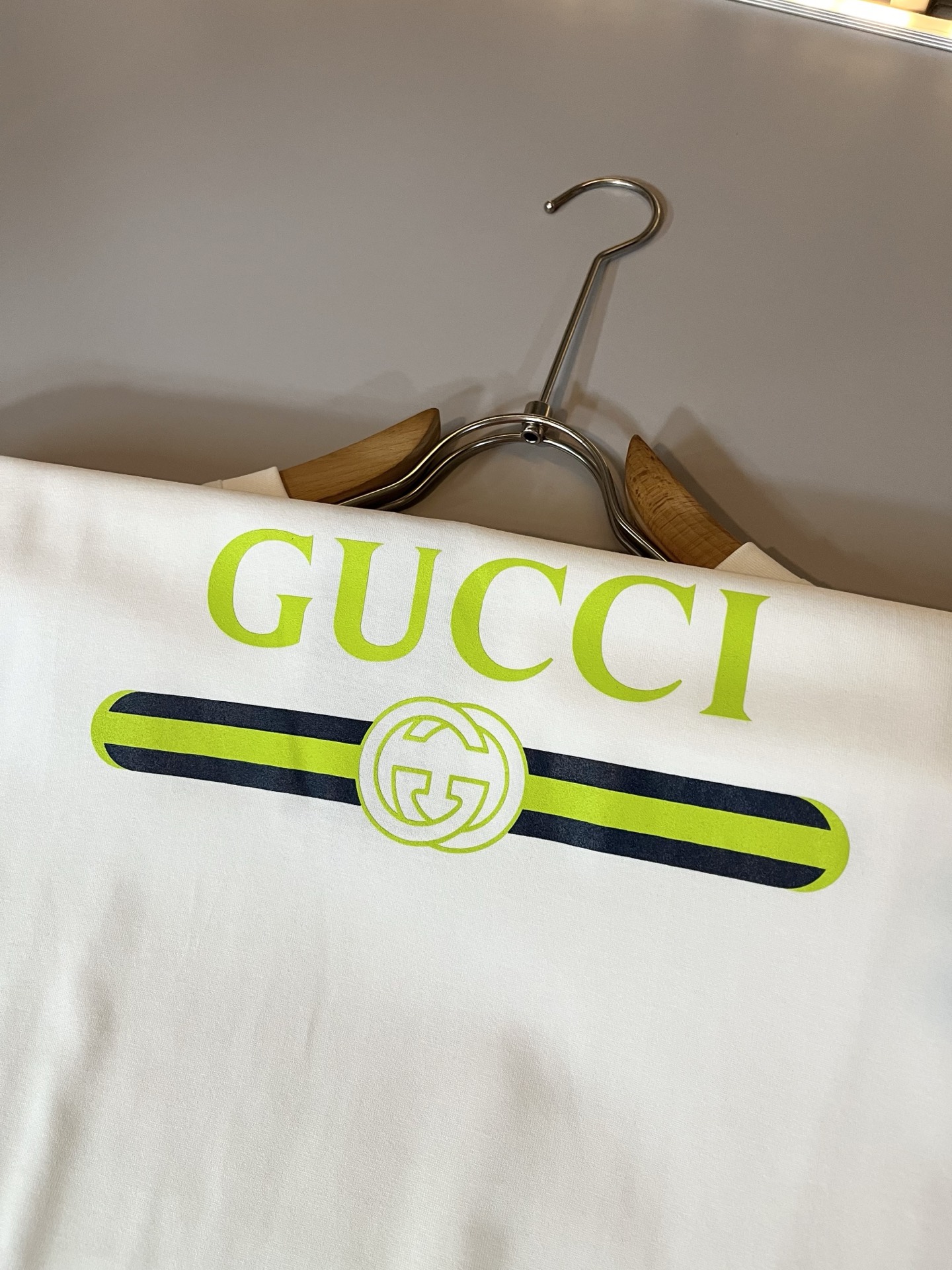 Gucc*古家 2026春夏新款男女同情侣款👫休闲宽松棉质圆领短袖T恤衫！贸易公司渠道稀出，同步官网发售