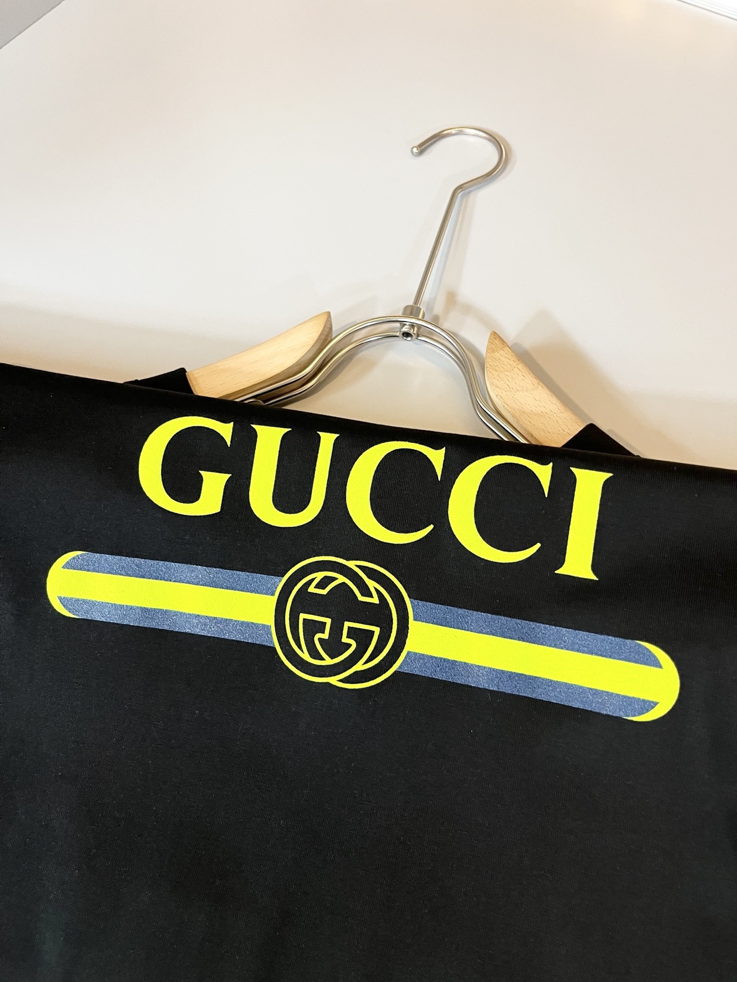 Gucc*古家 2026春夏新款男女同情侣款👫休闲宽松棉质圆领短袖T恤衫！贸易公司渠道稀出，同步官网发售