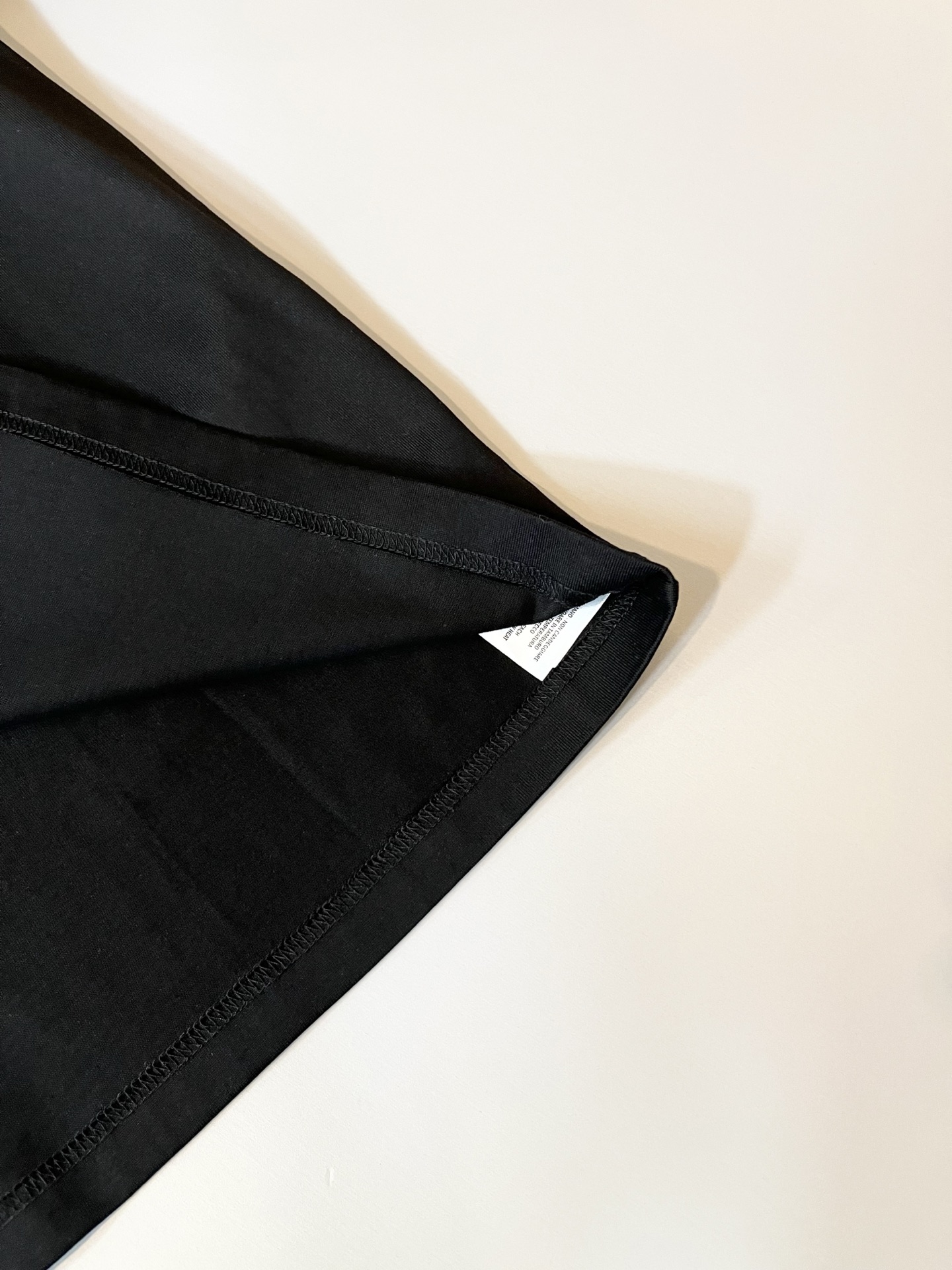 Gucc*古家 2026春夏新款男女同情侣款👫休闲宽松棉质圆领短袖T恤衫！贸易公司渠道稀出，同步官网发售