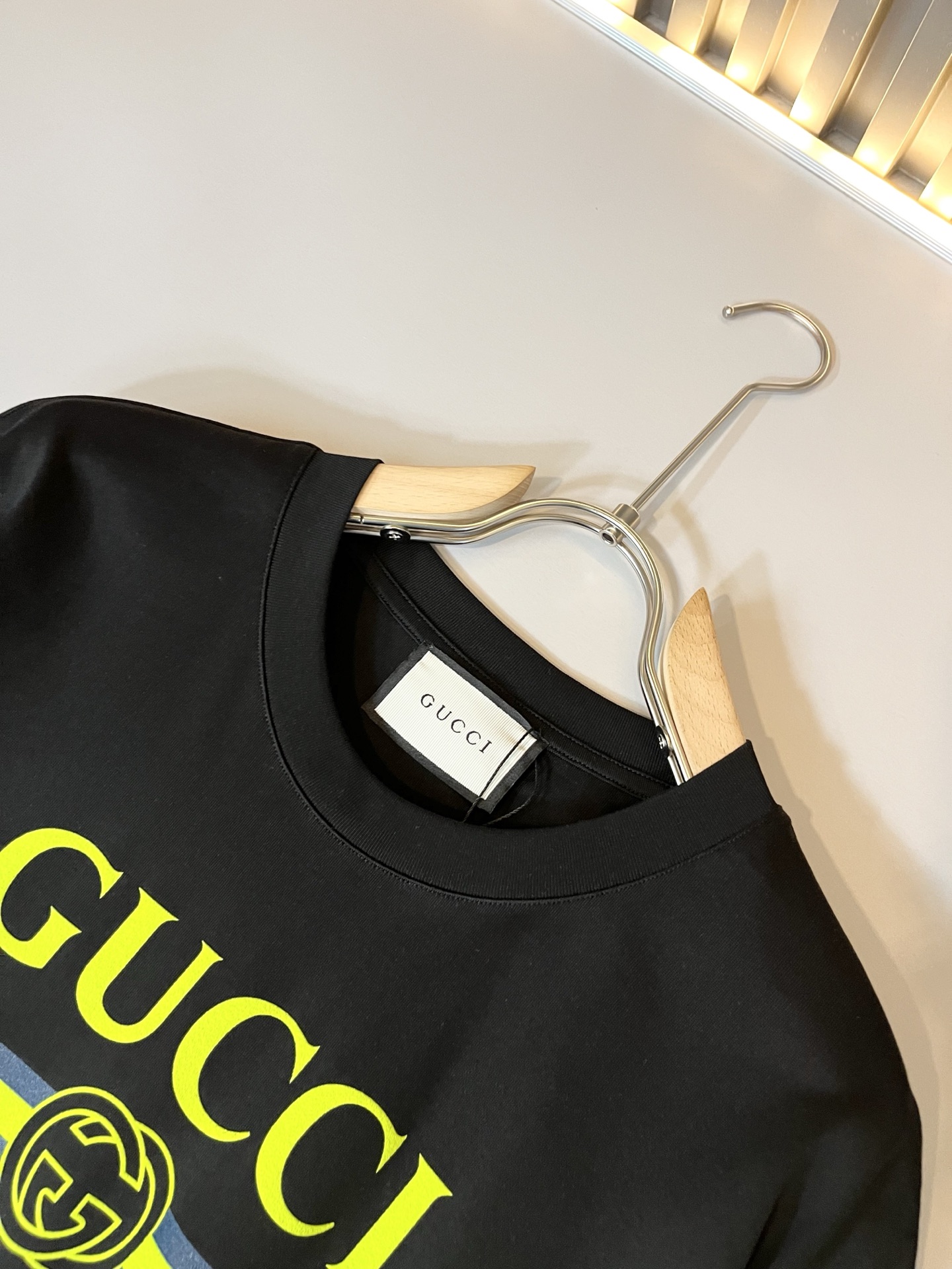 Gucc*古家 2026春夏新款男女同情侣款👫休闲宽松棉质圆领短袖T恤衫！贸易公司渠道稀出，同步官网发售