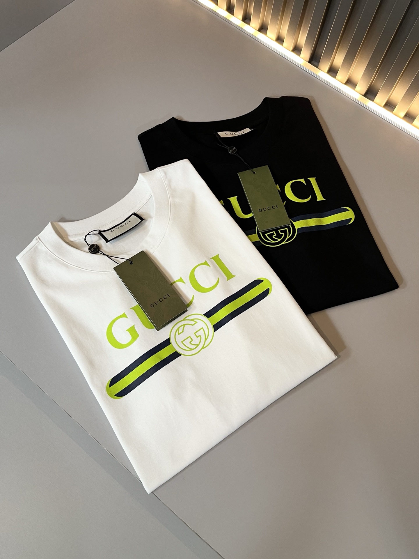 Gucc*古家 2026春夏新款男女同情侣款👫休闲宽松棉质圆领短袖T恤衫！贸易公司渠道稀出，同步官网发售