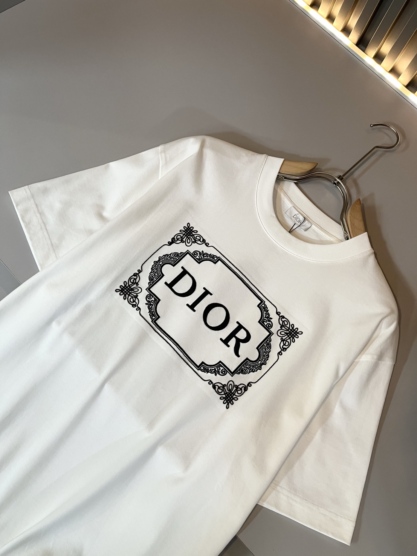 Dio*迪家 2026春夏新款男女同款👫短袖T恤，专柜同步发售！定制专属260克纯棉面料，定制原版工艺螺