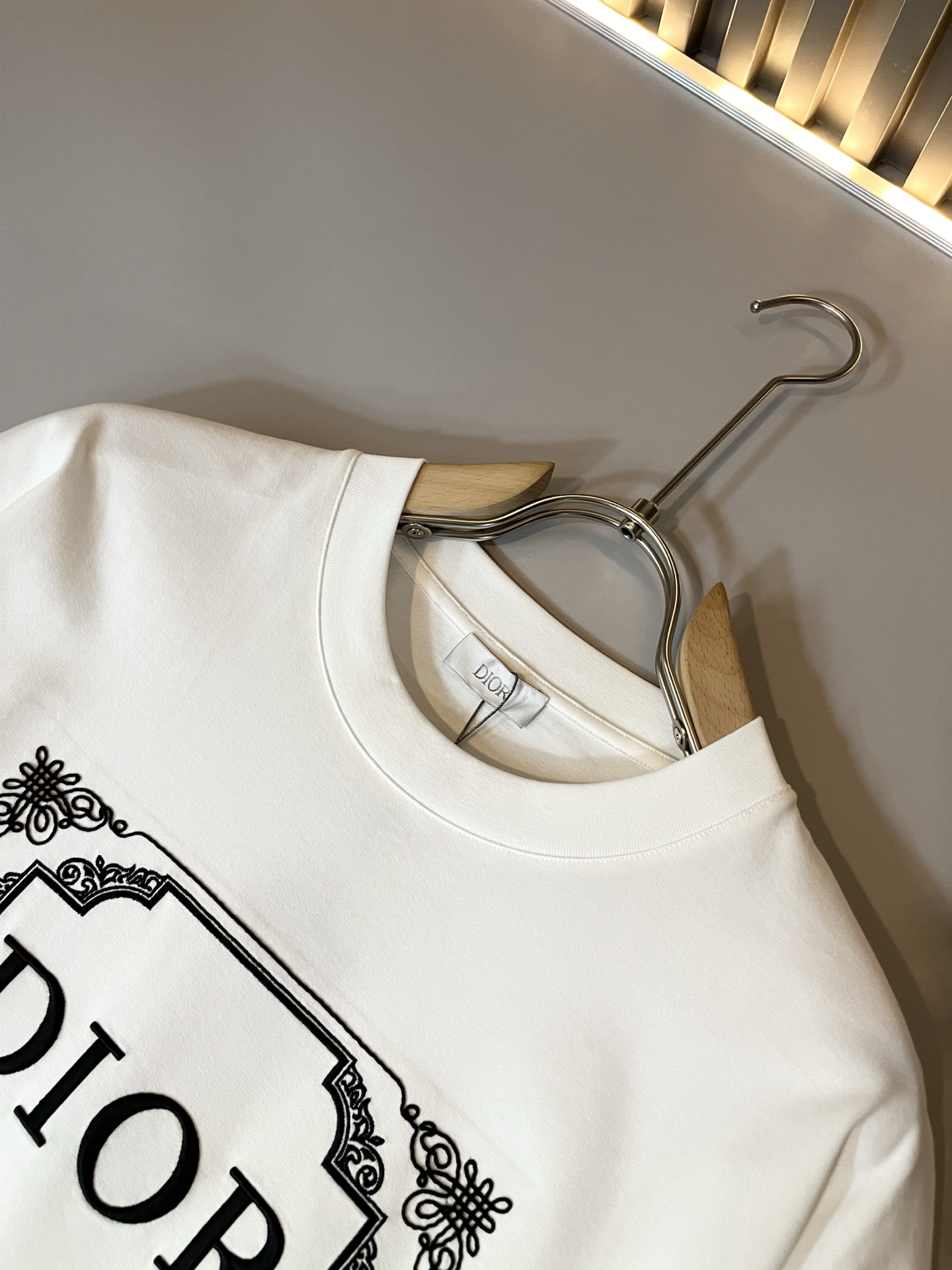 Dio*迪家 2026春夏新款男女同款👫短袖T恤，专柜同步发售！定制专属260克纯棉面料，定制原版工艺螺