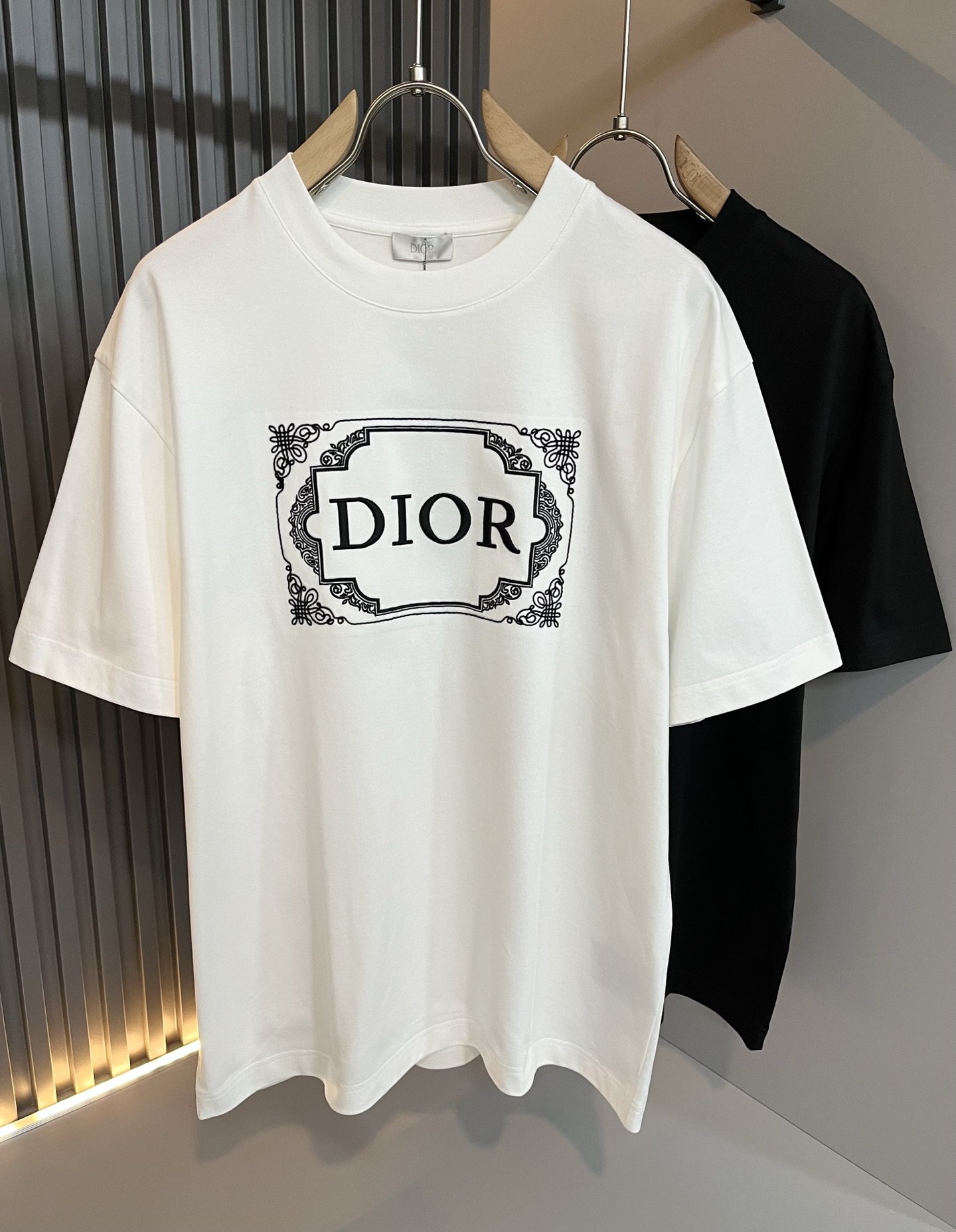 Dio*迪家 2026春夏新款男女同款👫短袖T恤，专柜同步发售！定制专属260克纯棉面料，定制原版工艺螺